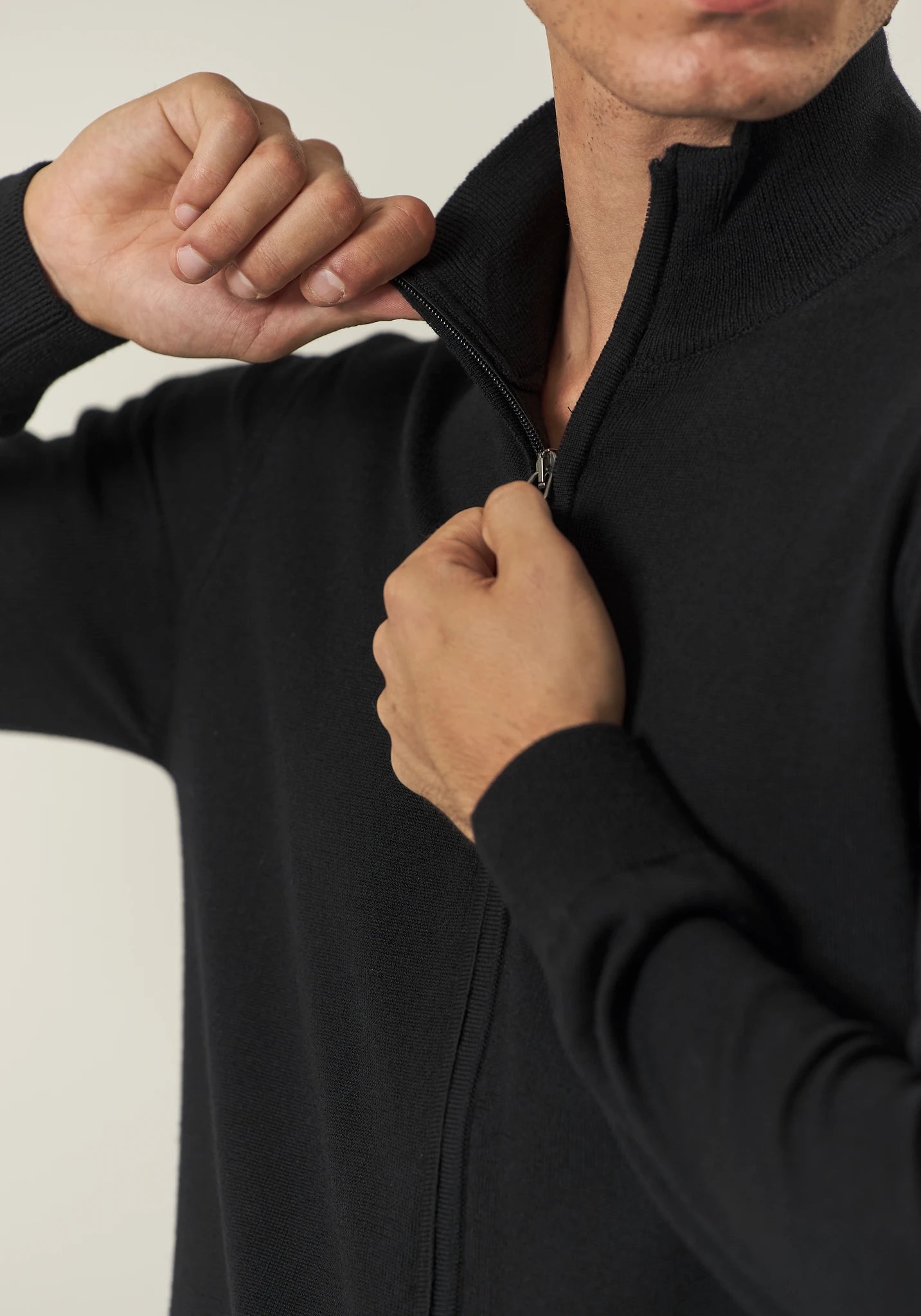 Maglia full zip nero lana merinos Harmony