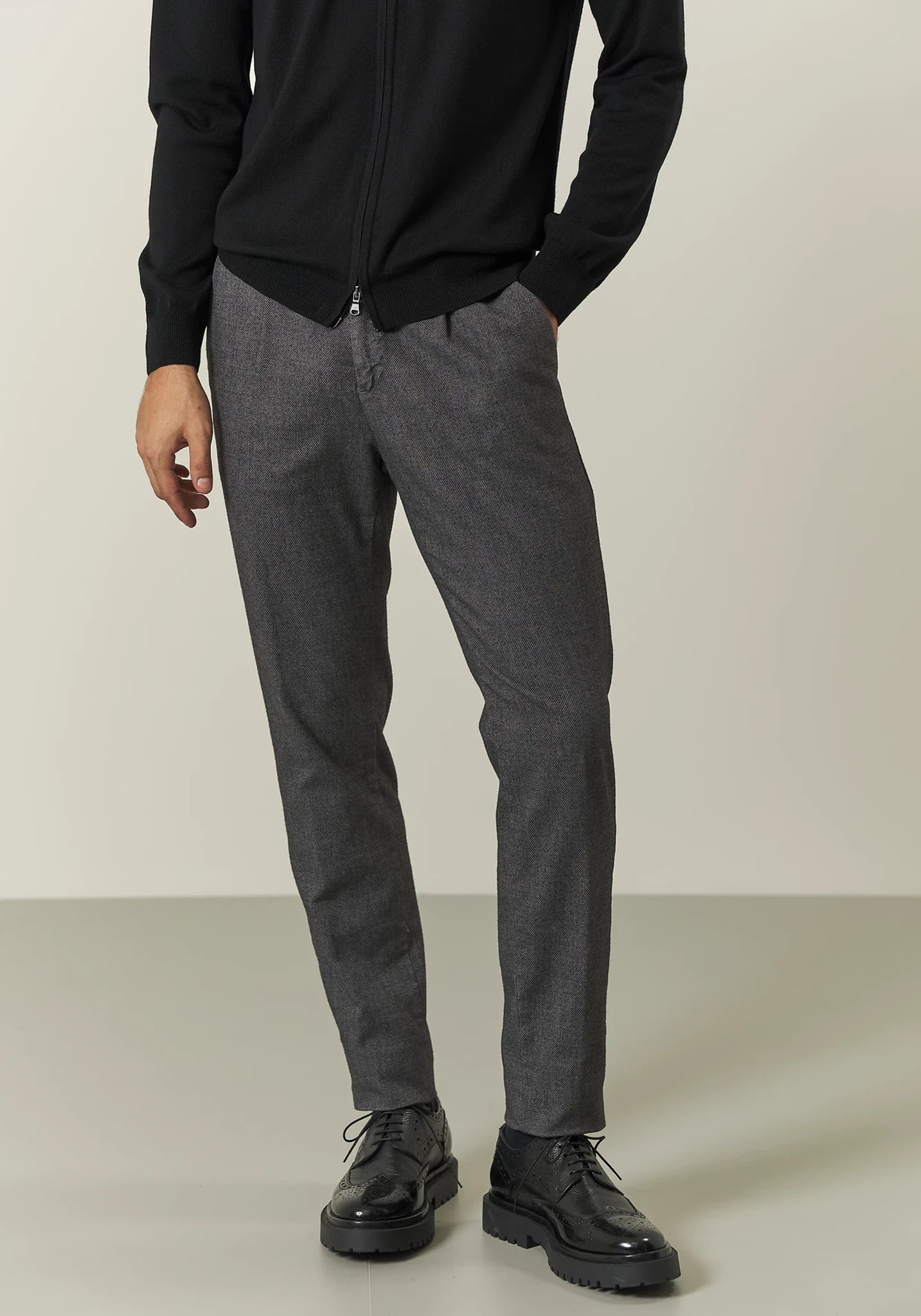 Pantalone grigio effetto lana pinces slim fit