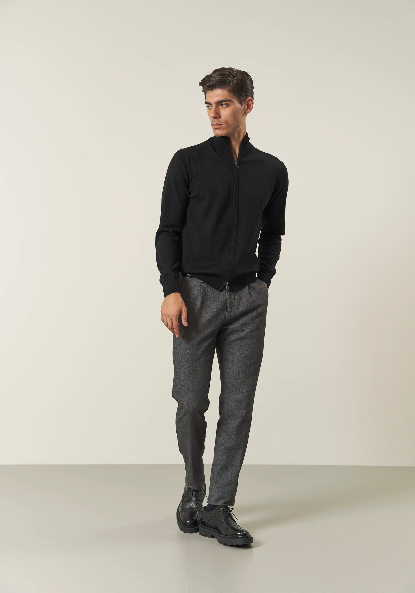 Pantalone grigio effetto lana pinces slim fit