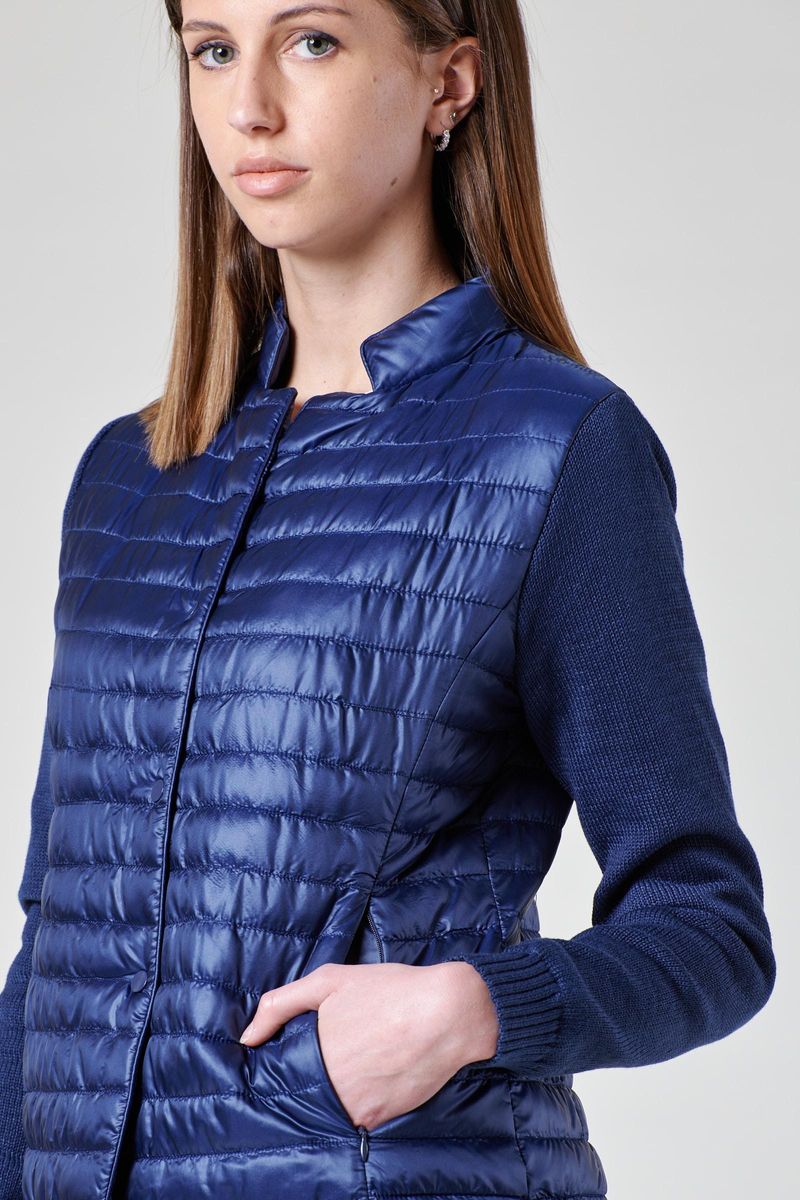 Giacchina blu eco-piuma maniche maglia