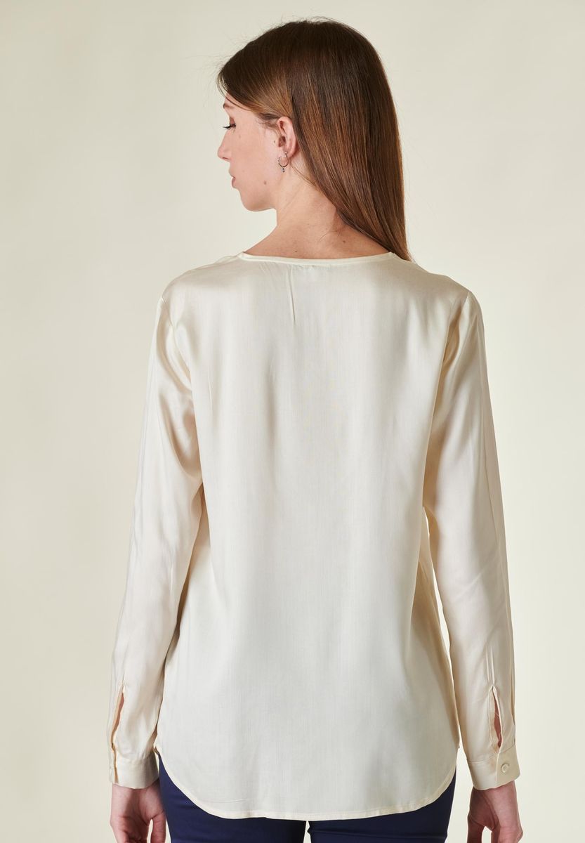 Camicia panna scollo v piega centrale