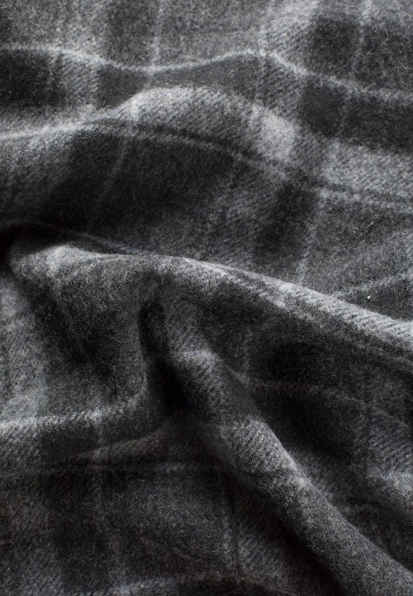 Sciarpa nero-grigio tartan frange
