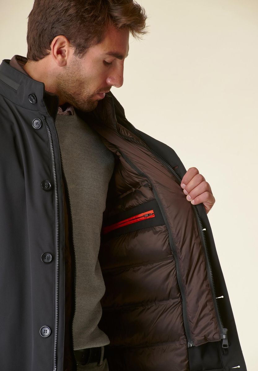 Cappotto nero tecnico impermeabile