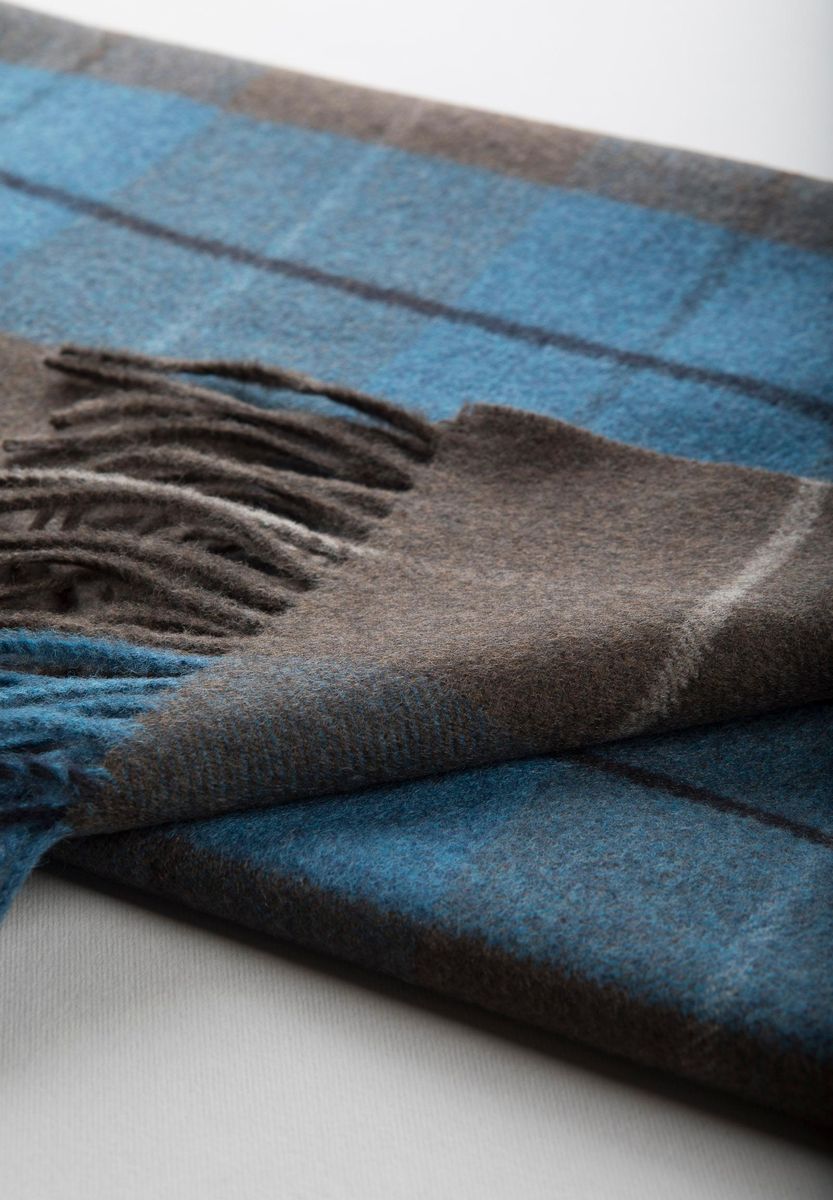 Sciarpa grigio-azzurra quadri lana frange
