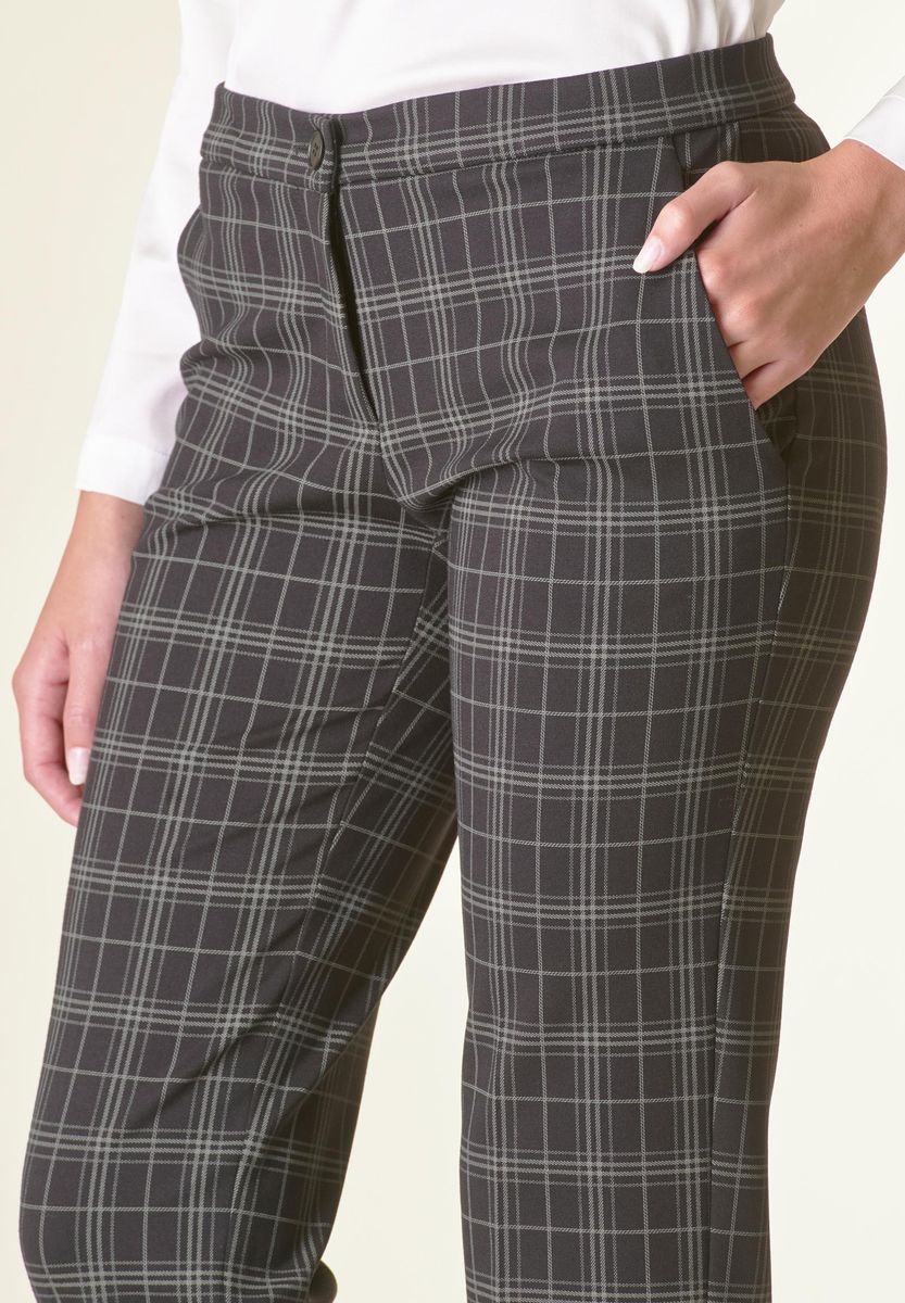 Pantalone nero quadri sigaretta risvolto
