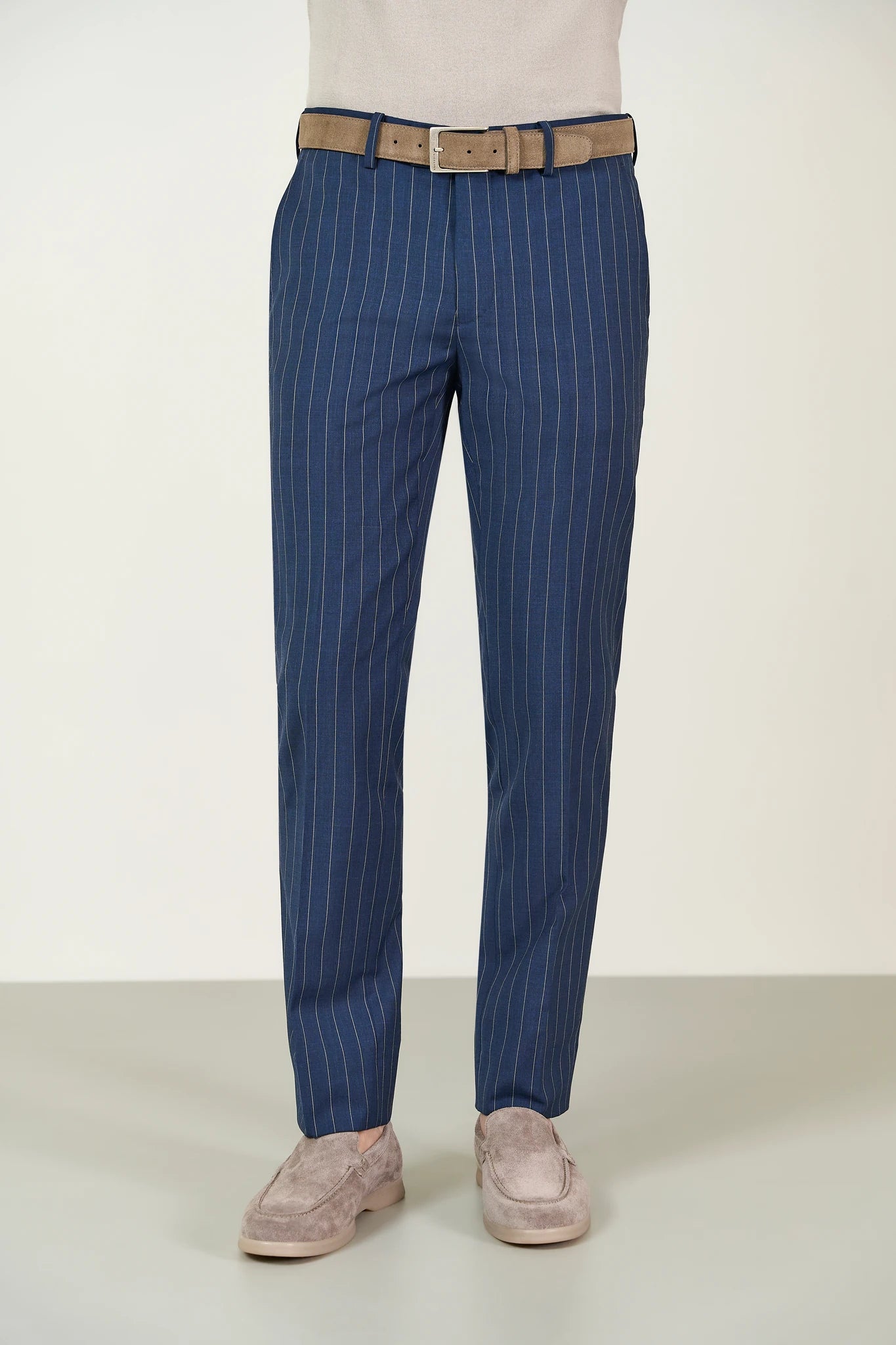 Maßgeschneiderter blauer Nadelstreifenanzug aus Wollcanvas Angelico 8