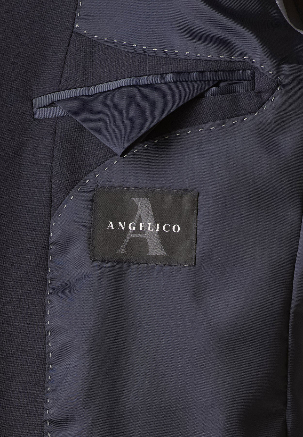 Dunkelblauer Anzug aus Stretch-Wollcanvas mit maßgeschneiderter Passform