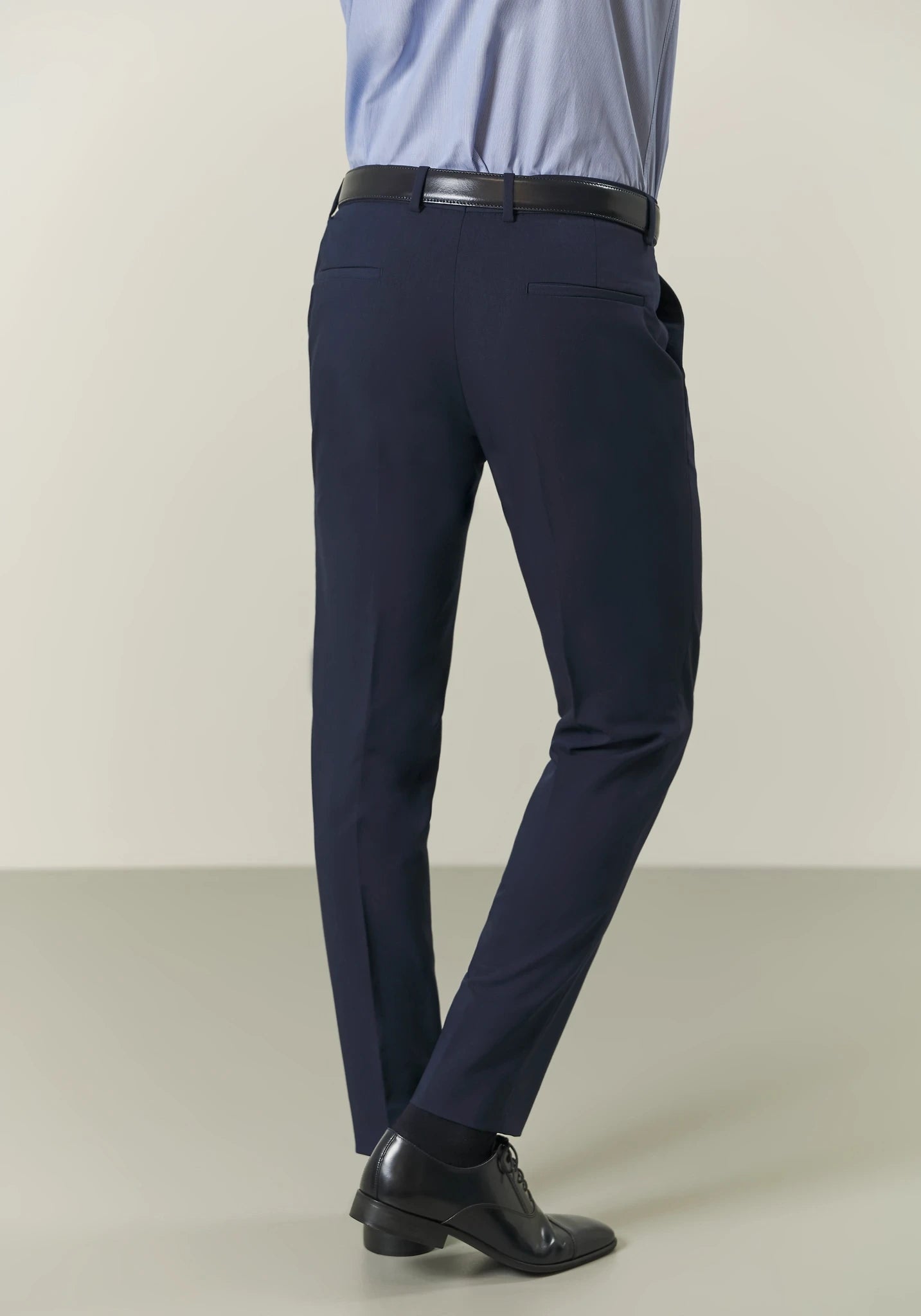 Abito blu doppiopetto revers a lancia tessuto stretch custom fit Angelico 8