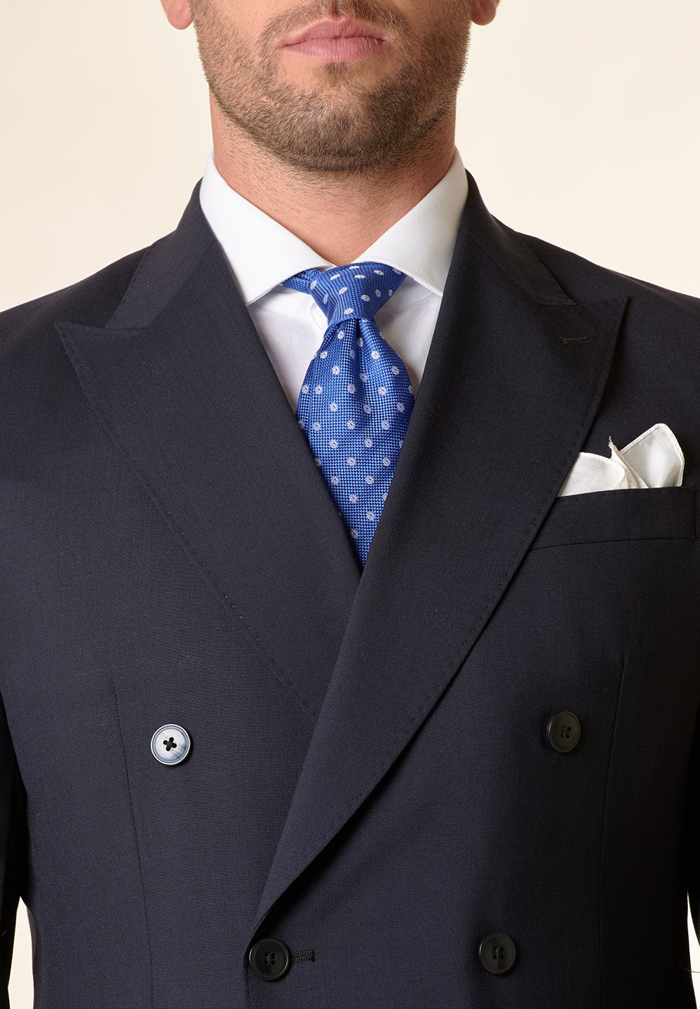 Blauer zweireihiger maßgeschneiderter Anzug aus Schurwolle