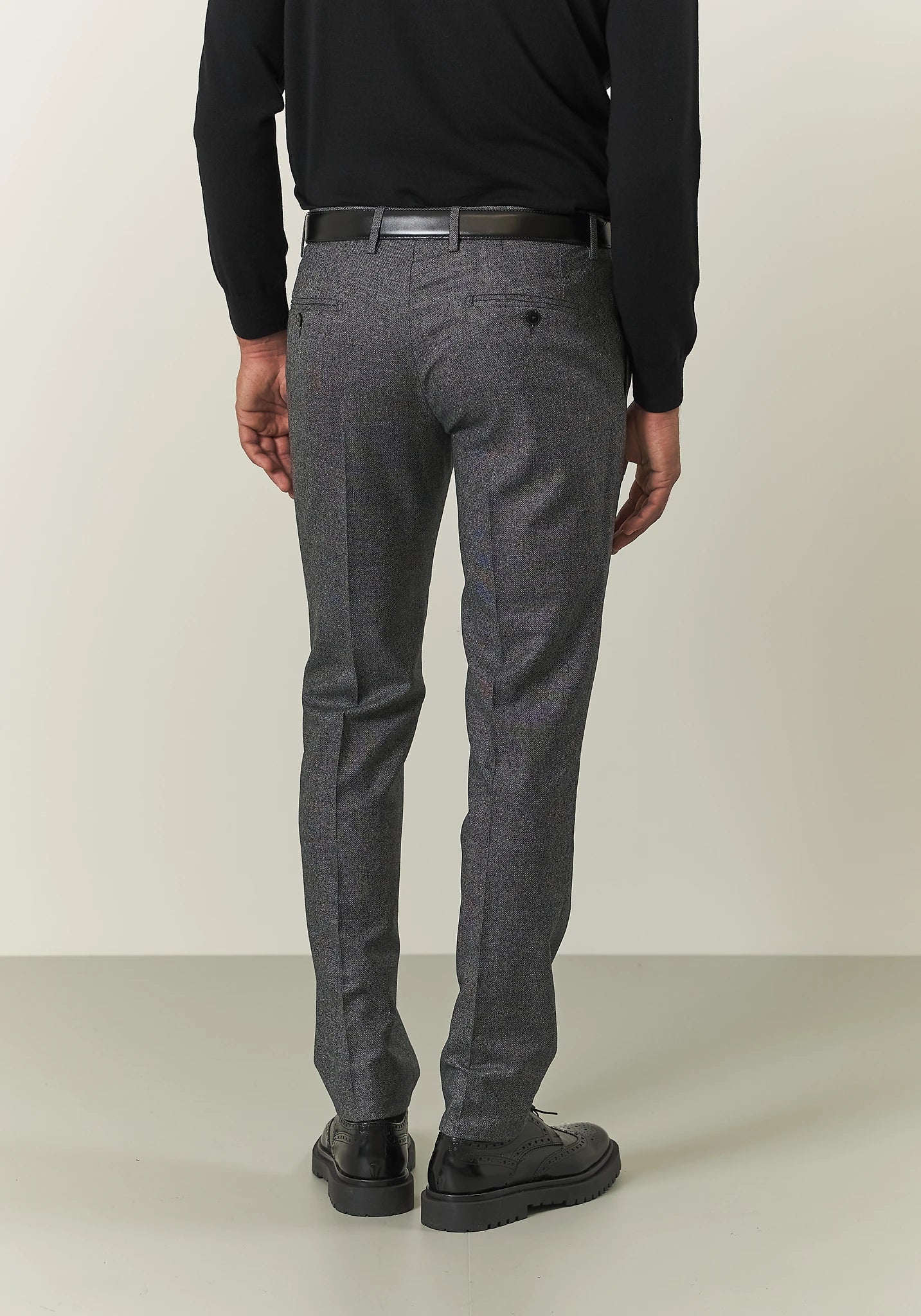 Blauer Anzug im Custom Fit mit Mikromuster aus Schurwollflanell