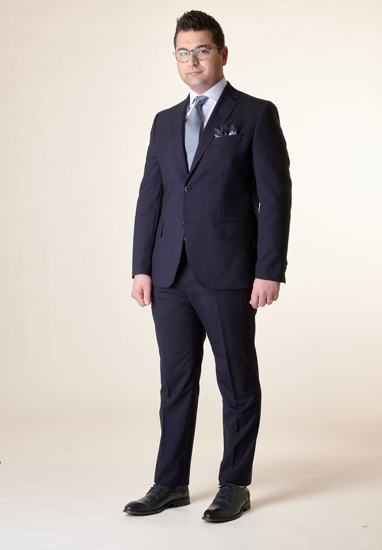 Dunkelblauer Anzug aus Schurwoll-Canvas, bequeme Passform