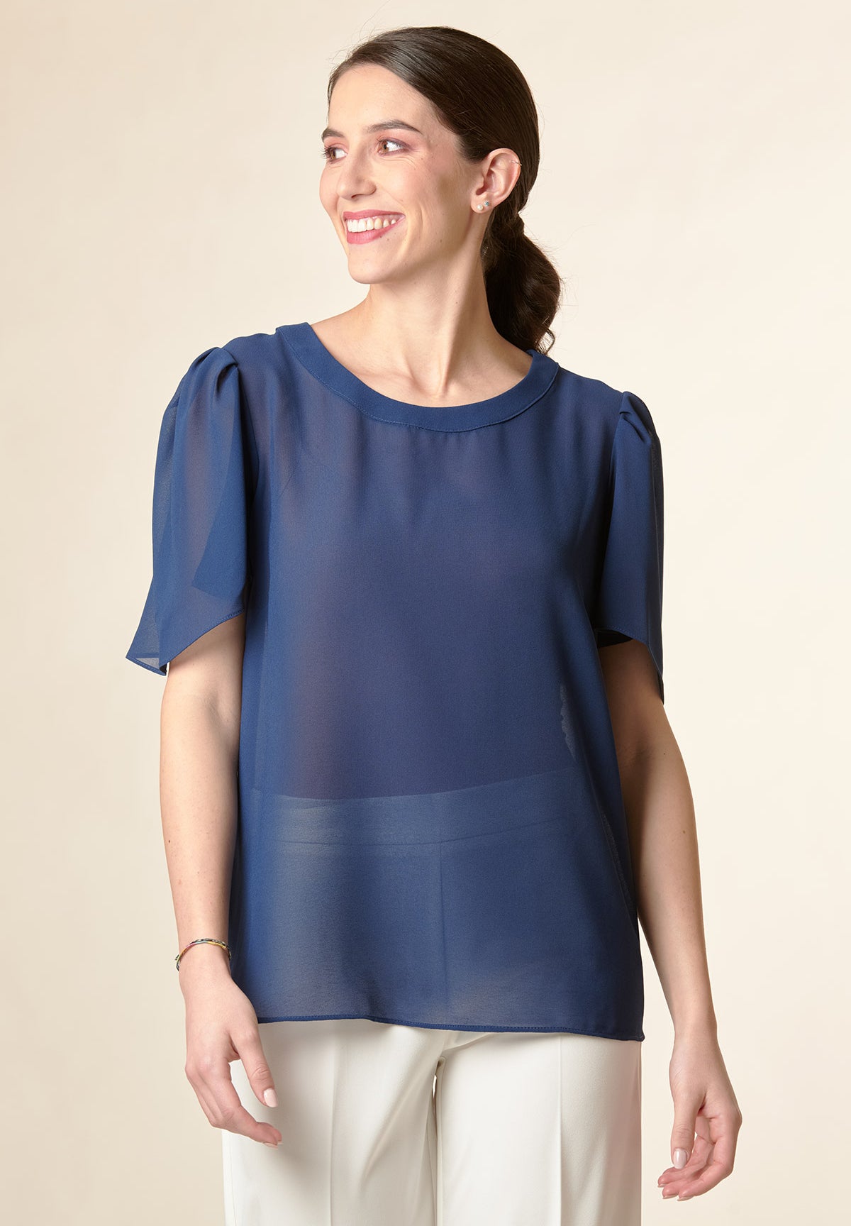Blouse wing-sleeve