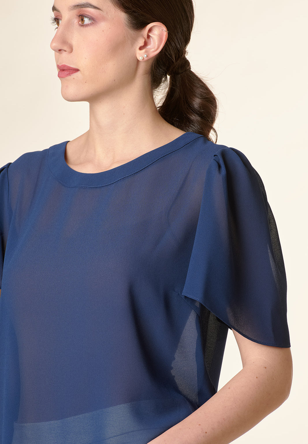 Blouse wing-sleeve