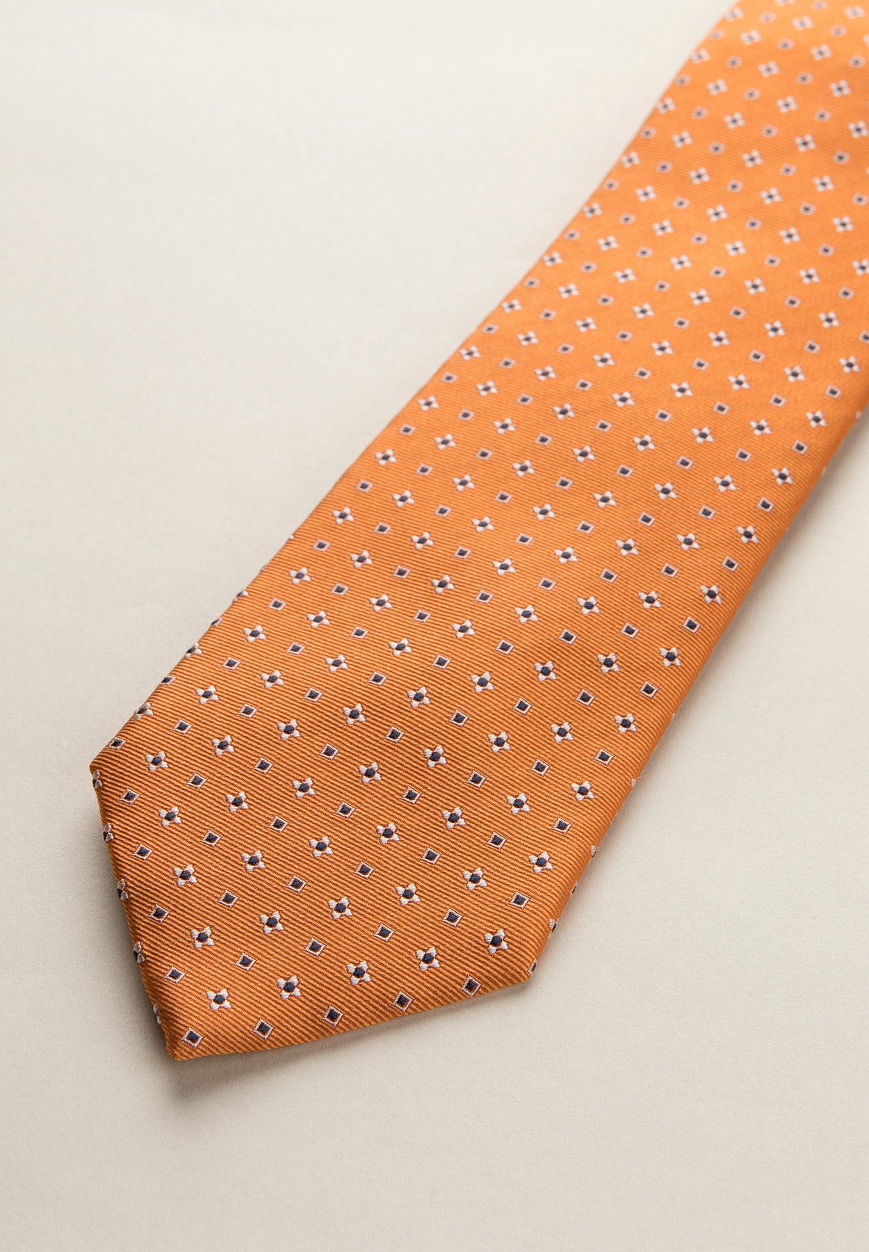 Cravatta arancione fantasia fiori seta
