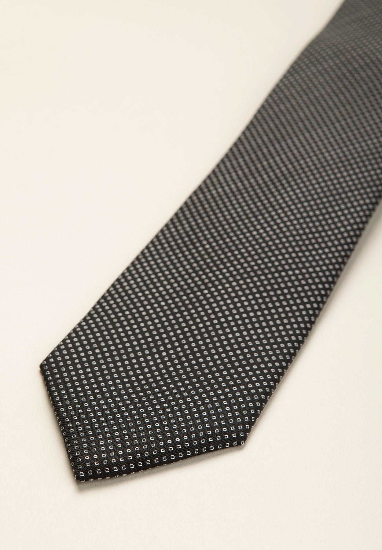 Cravatta nera microdisegno perla seta