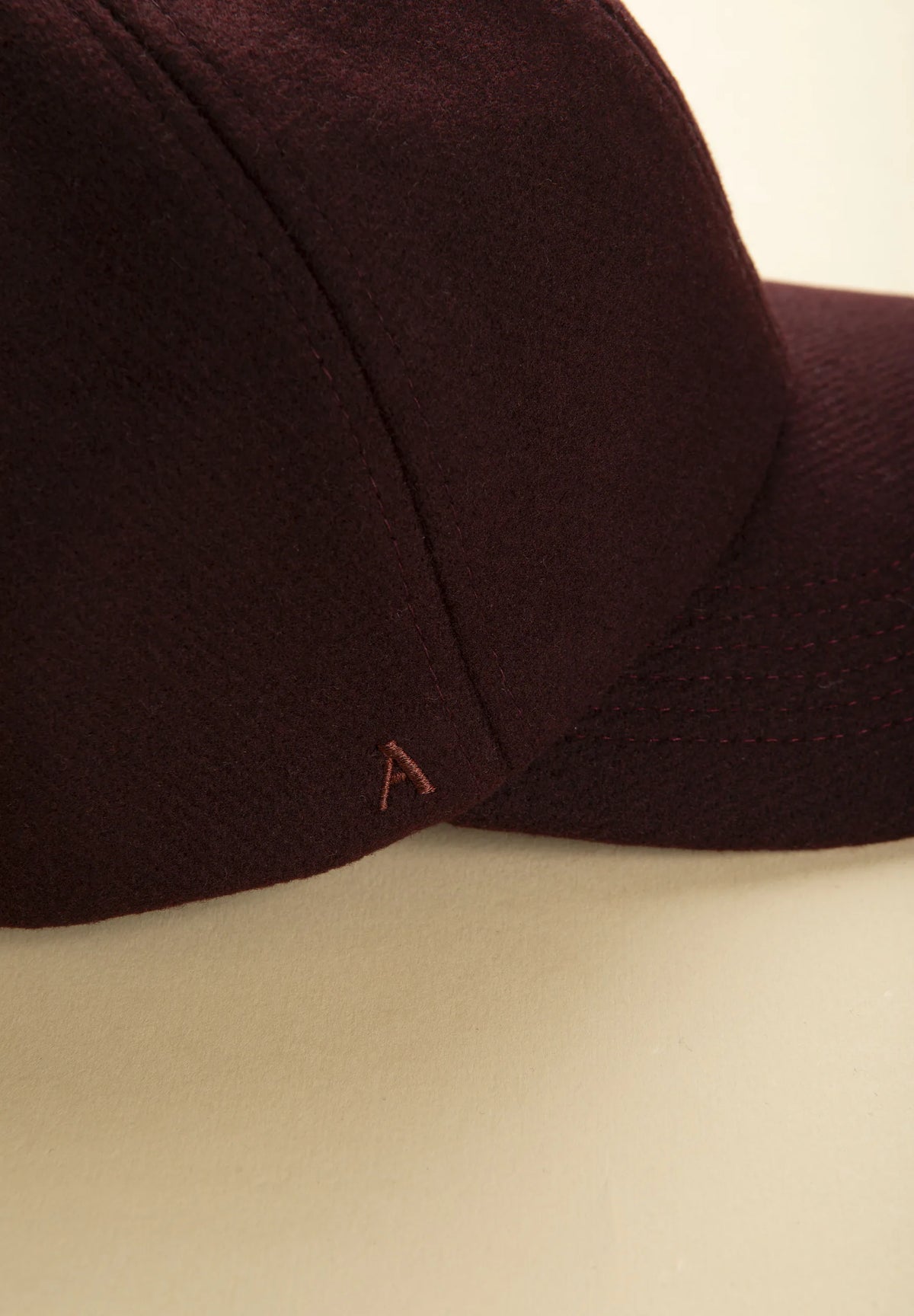 Cappello baseball bordeaux misto lana