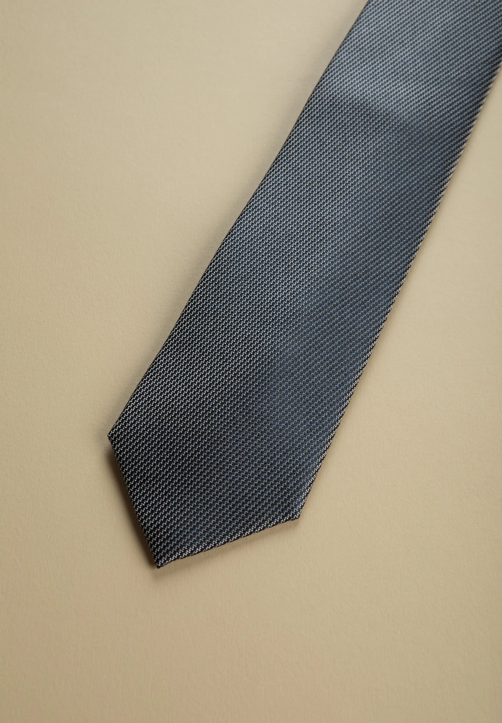 Cravatta blu armatura contrasto seta Angelico 3