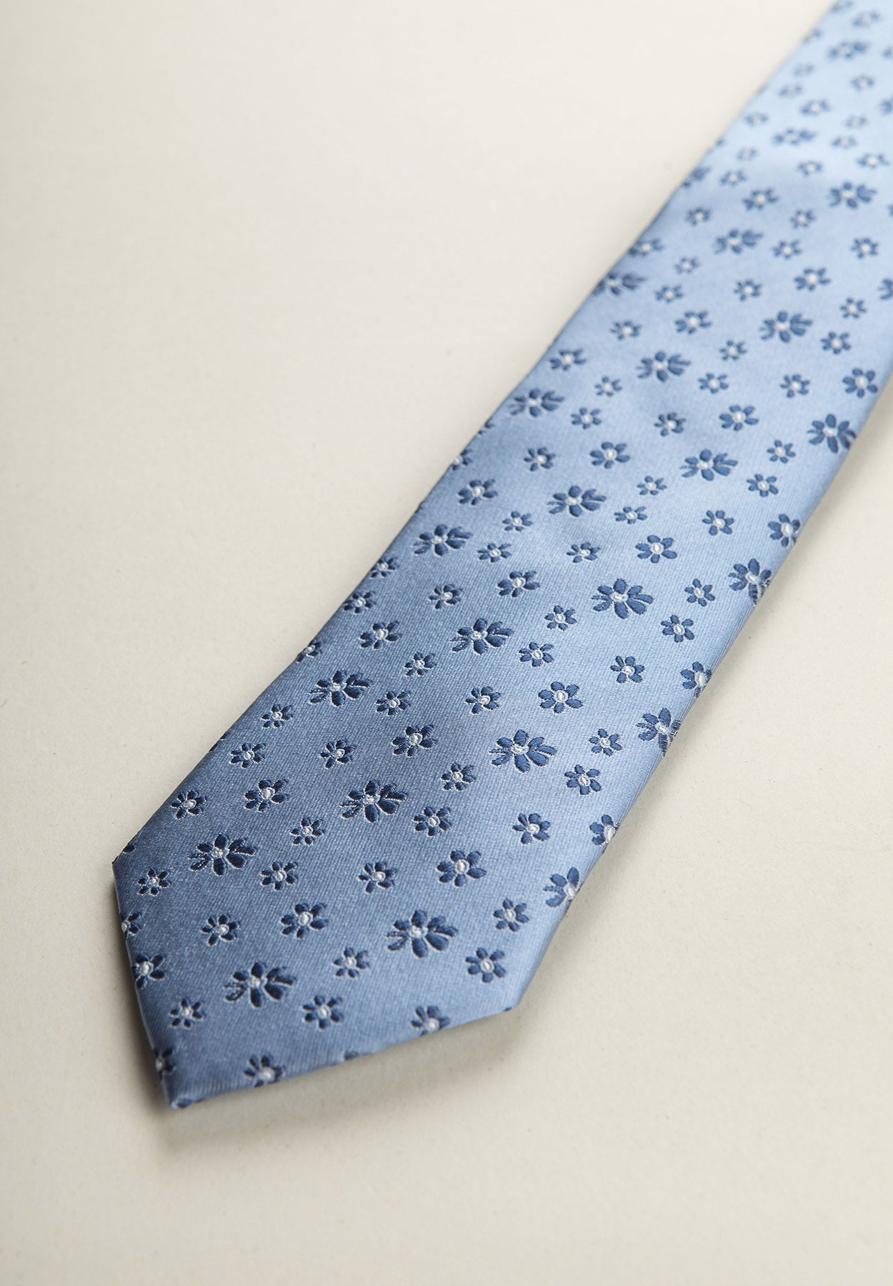 Blue tie blue flowers silk