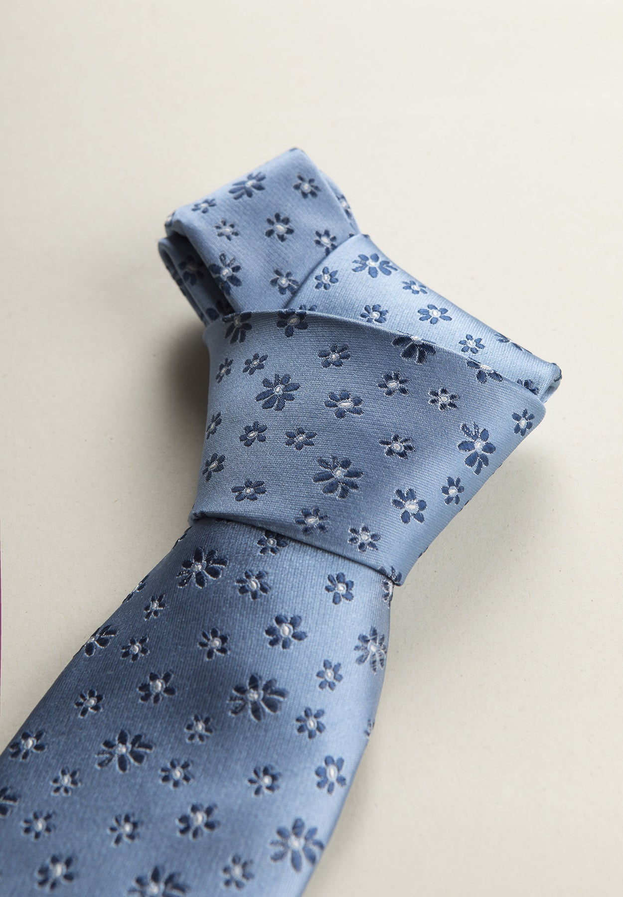 Blue tie blue flowers silk