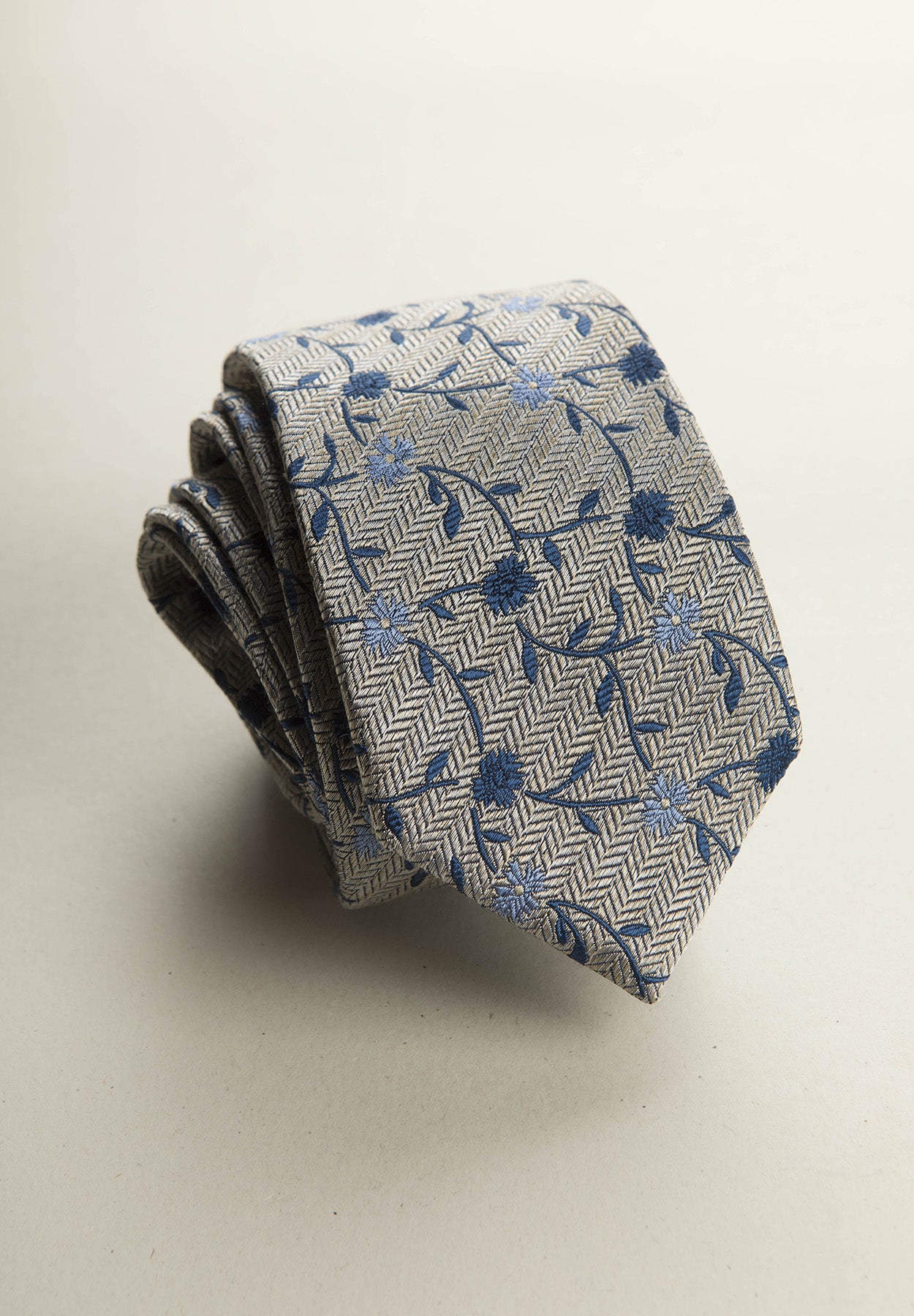 Beige tie blue flowers silk cotton textured