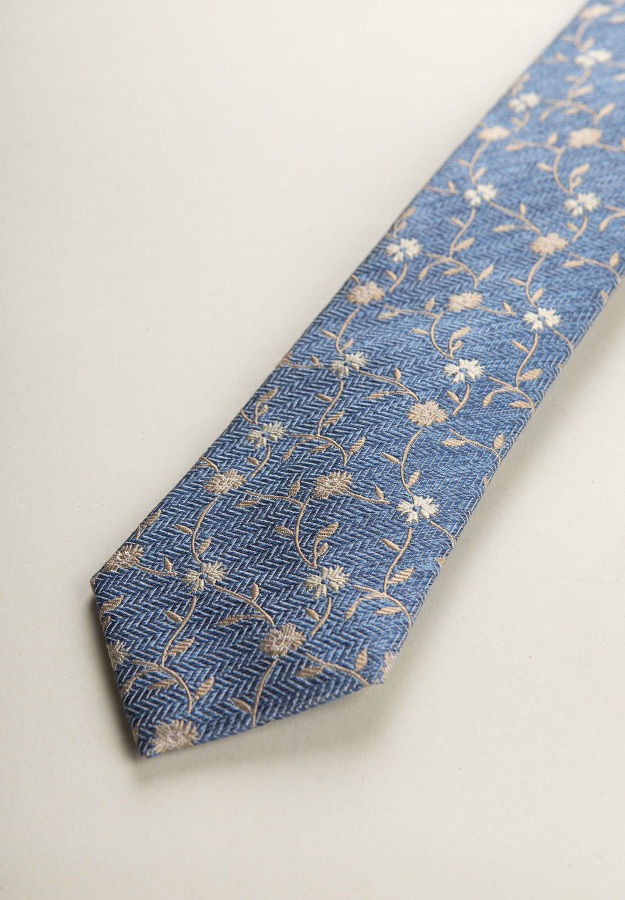 Blue tie beige flowers silk cotton woven