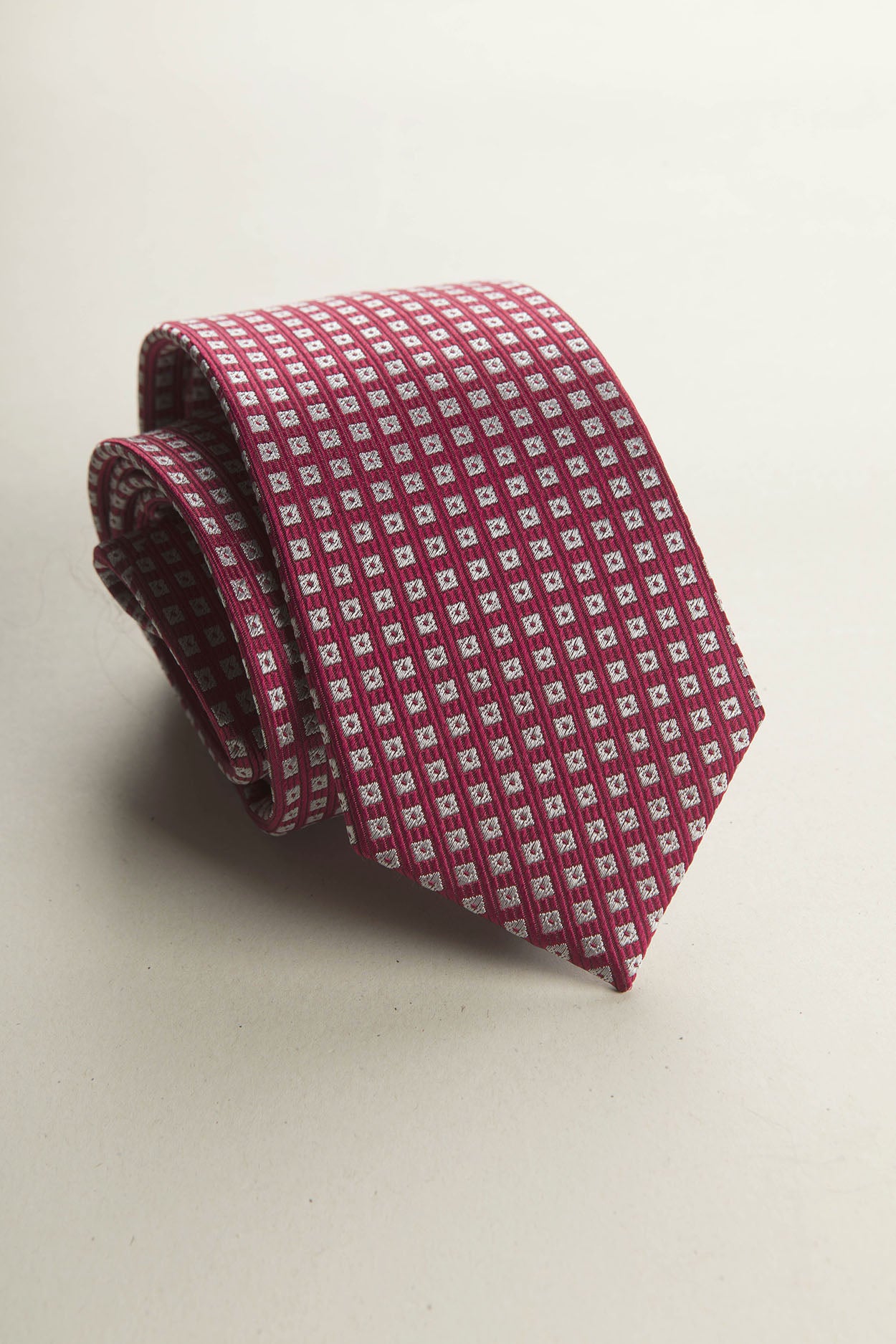 Dark red tie micro silver silk