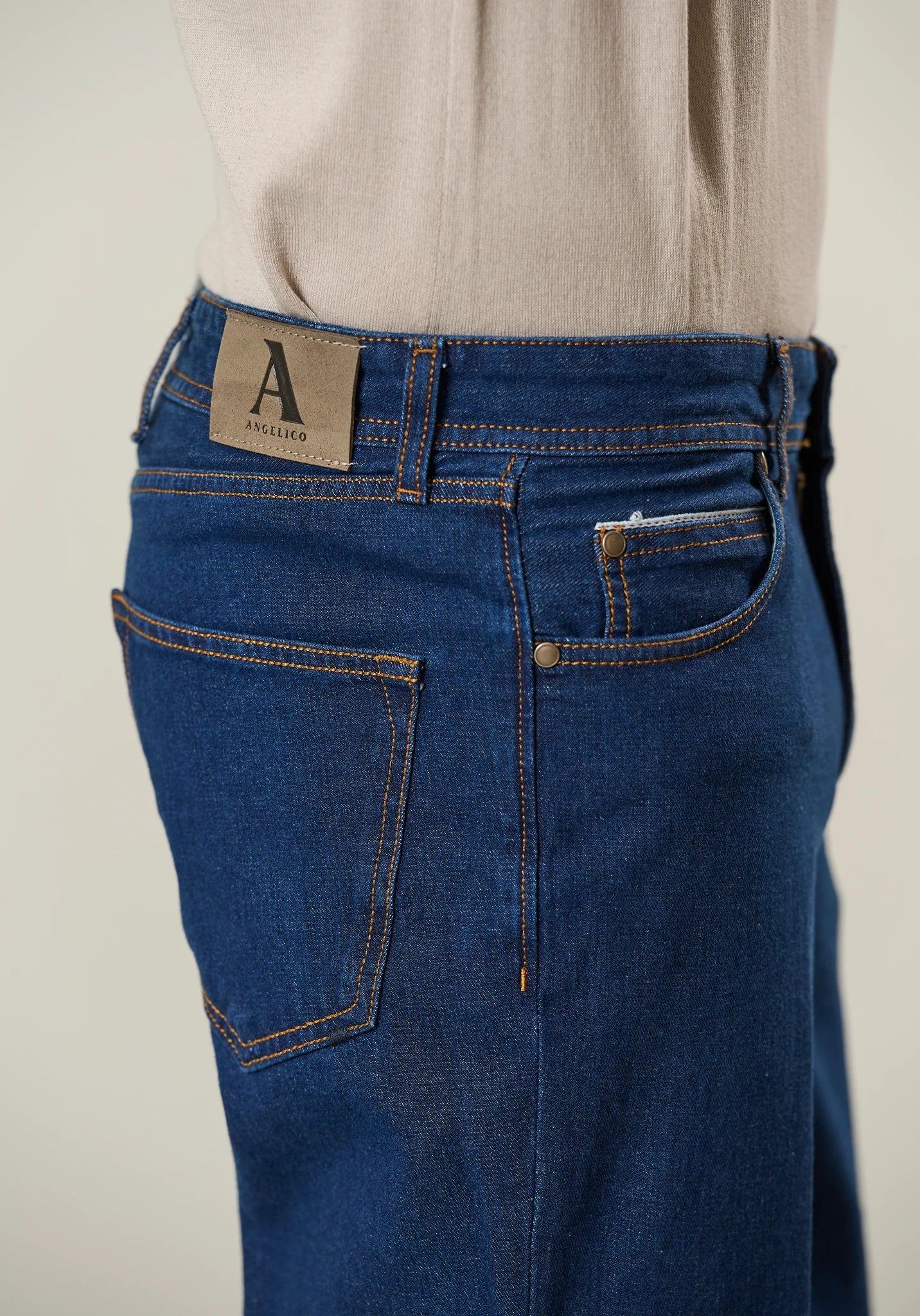 Jeans lavaggio medio cotone stretch carrot fit Angelico 2