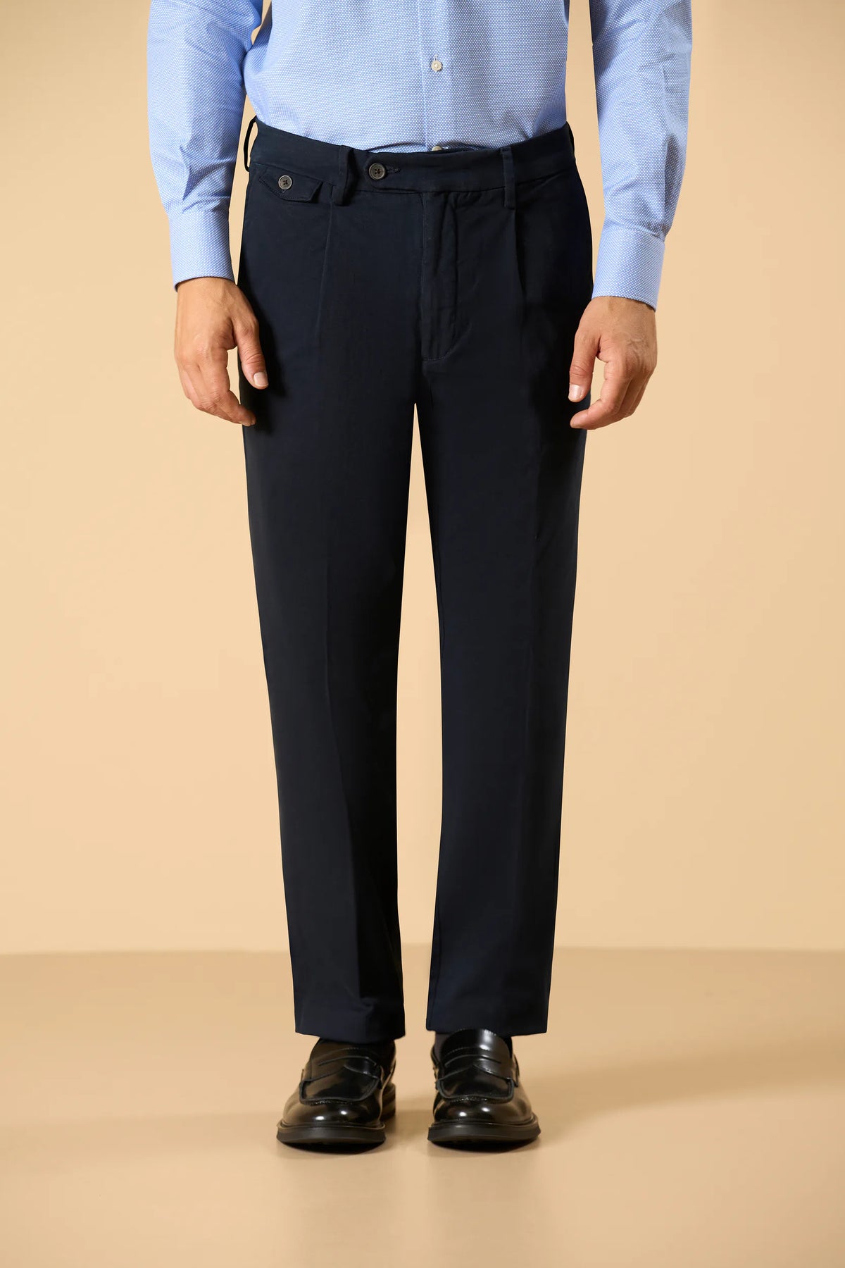 Pantalone blu twill cotone stretch con pinces Angelico 4