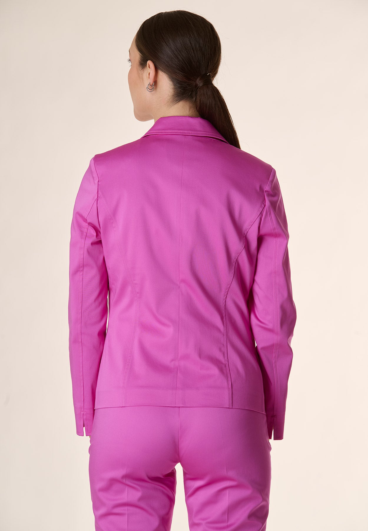 Short single-breasted fuchsia jacket