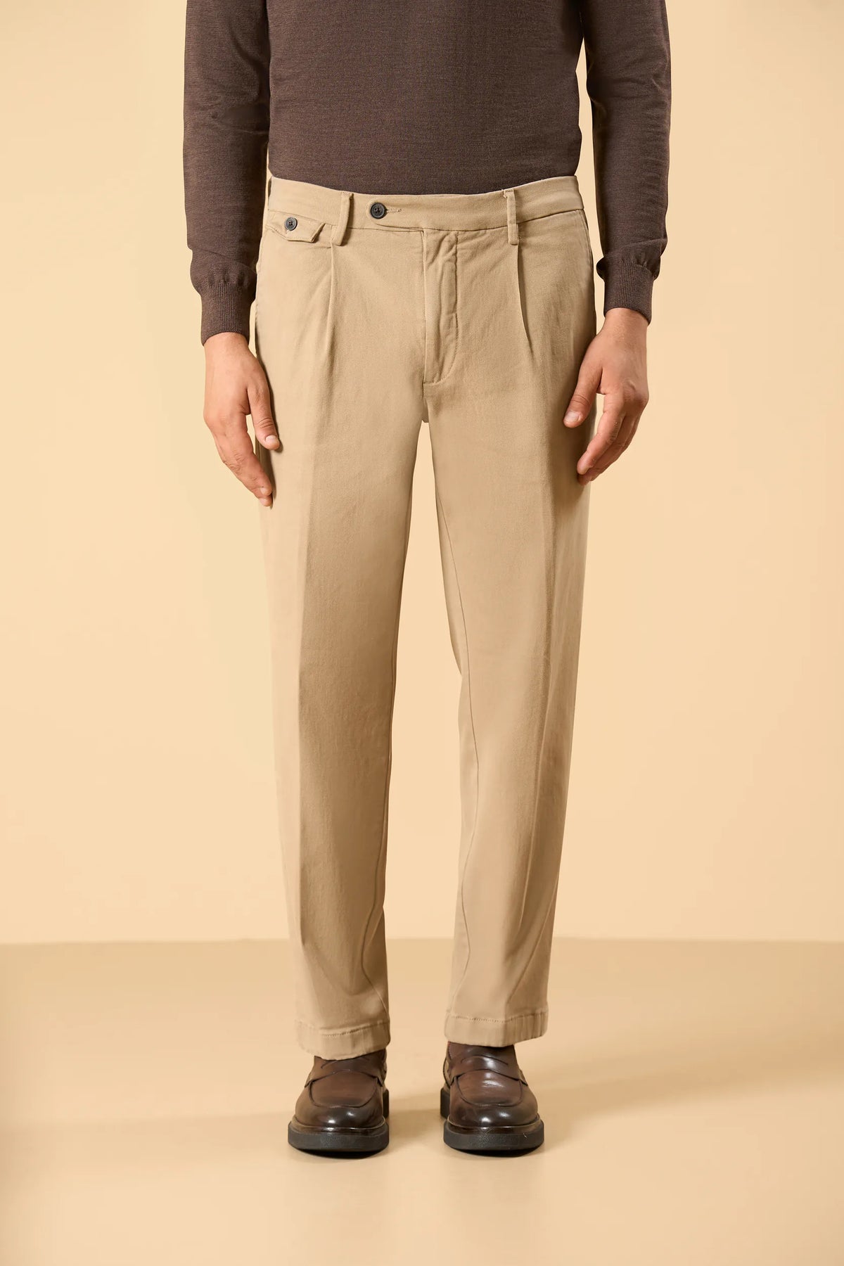 Beige Hose aus Twill-Stretchbaumwolle mit Bundfalten Angelico 3