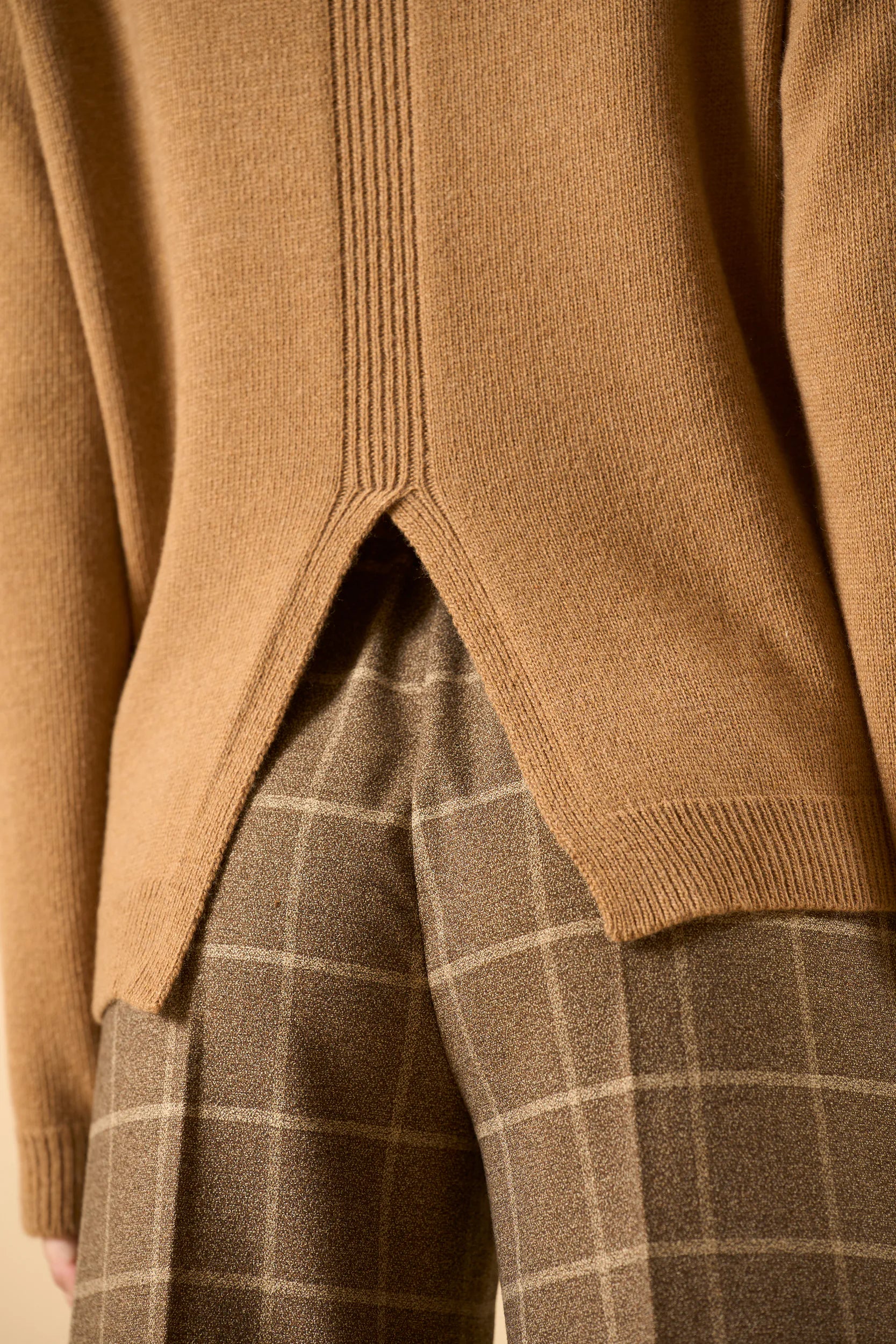 Crew Neck Slit Back - Camel Angelico 2