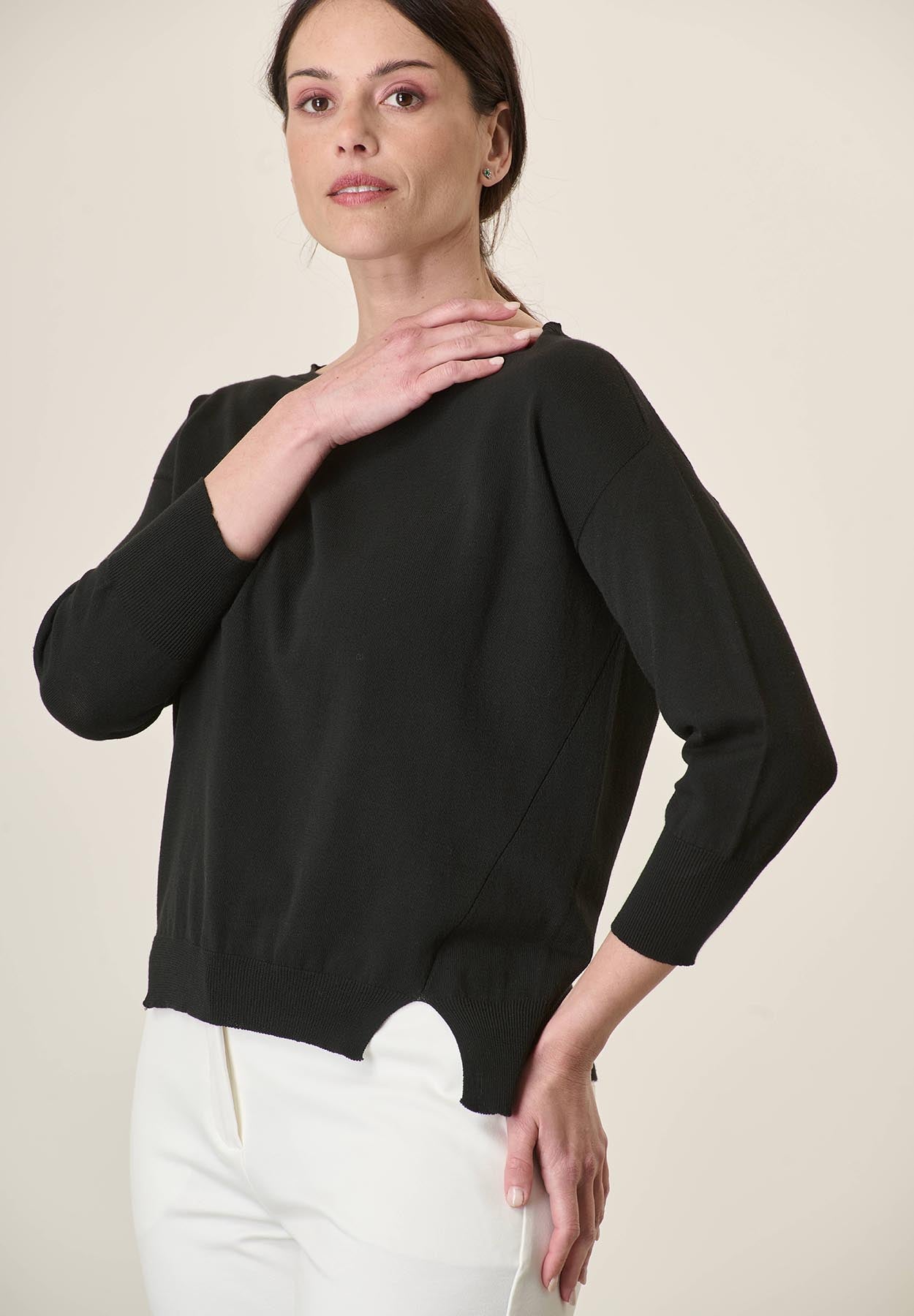 Oversized black crewneck with slits