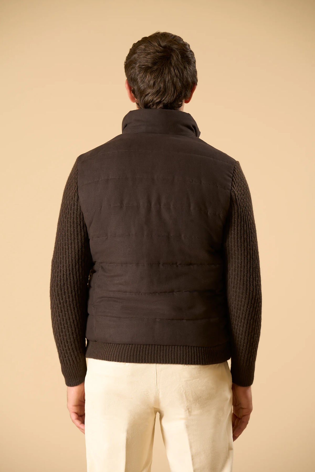 Dunkelbraune wattierte Jacke mit Strickärmeln Angelico 8