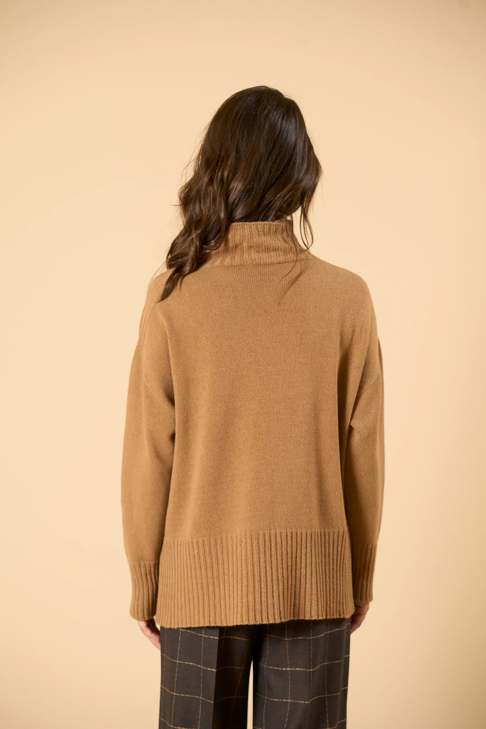 United Over Turtleneck - Camel Angelico 7