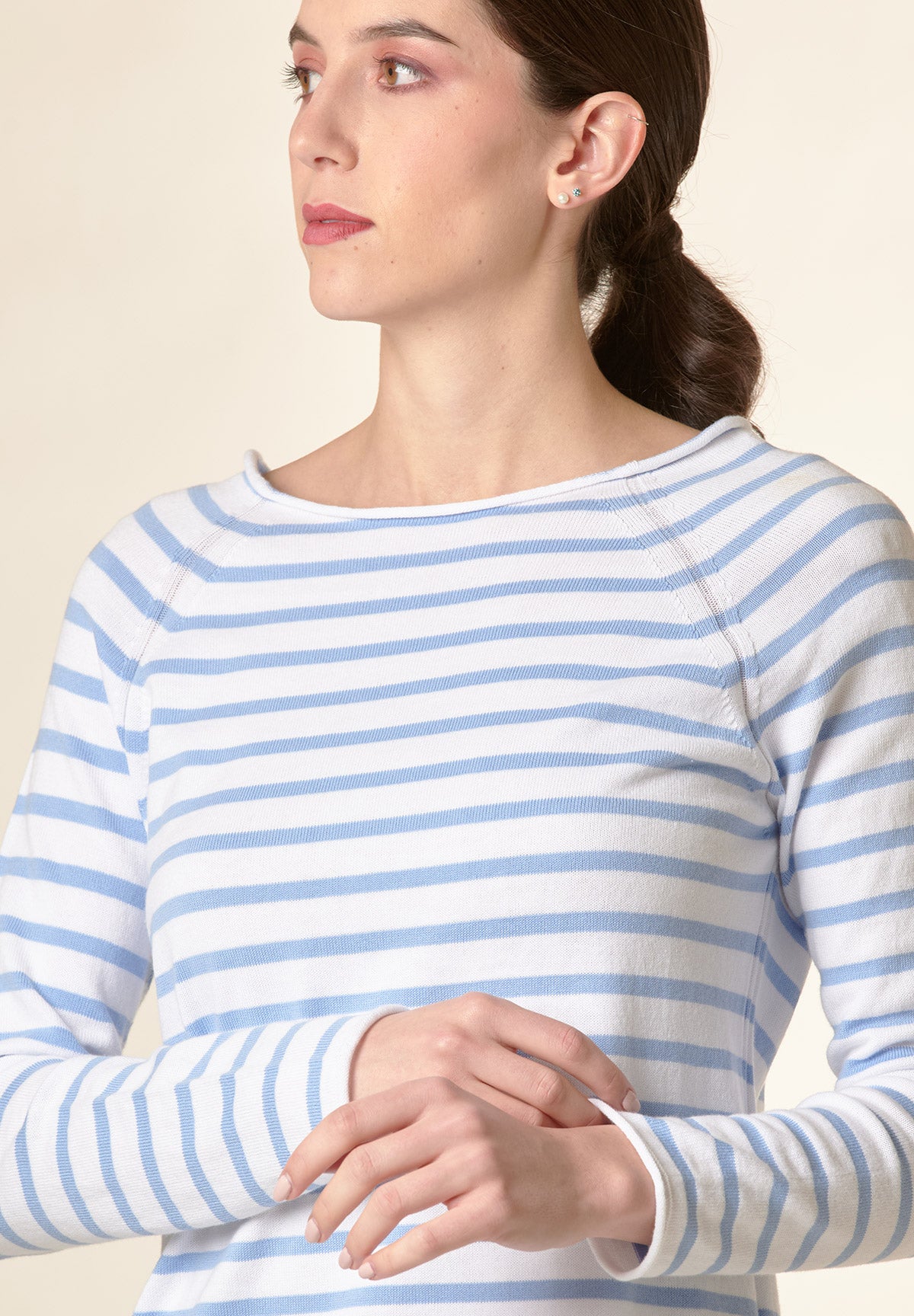 White-blue sweater boat stripes roll on
