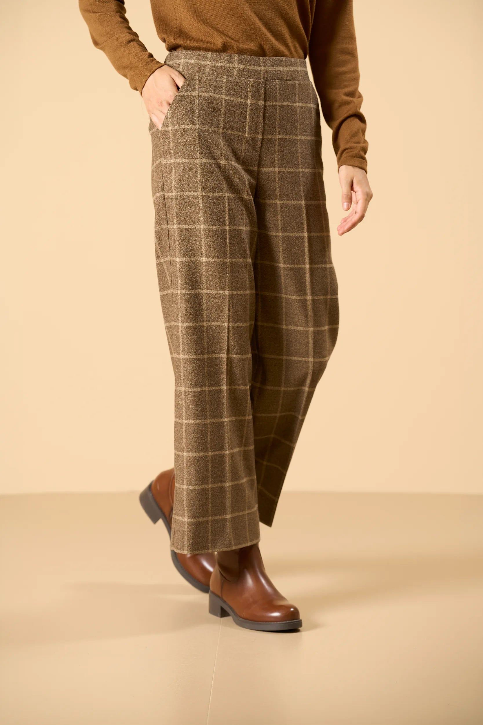 Pantalone beige palazzo corto fantasia check Angelico 1