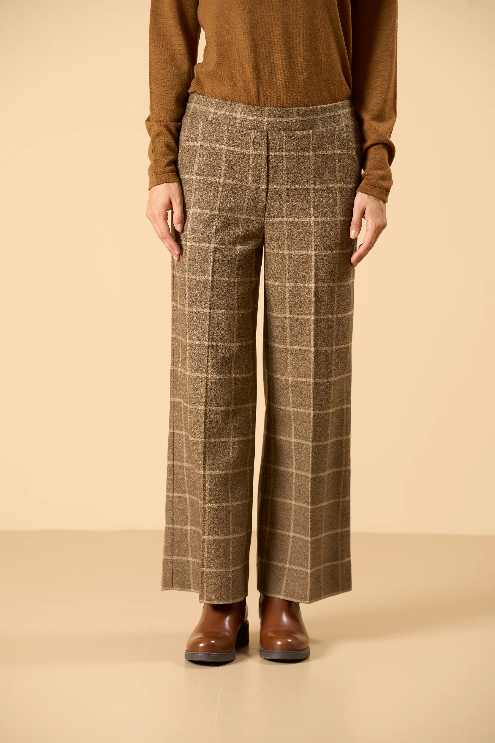 Pantalone beige palazzo corto fantasia check Angelico 3