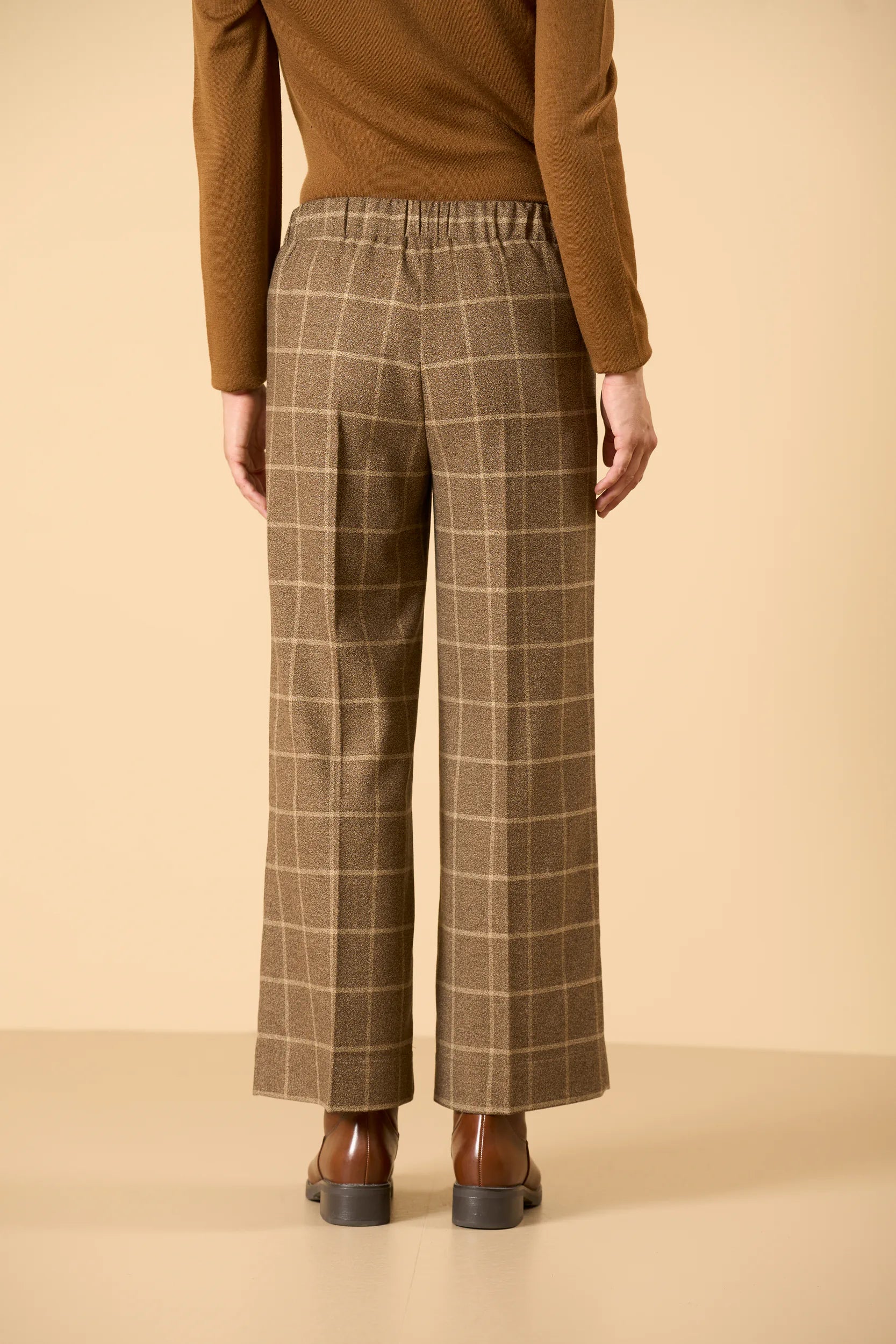Pantalone beige palazzo corto fantasia check Angelico 4