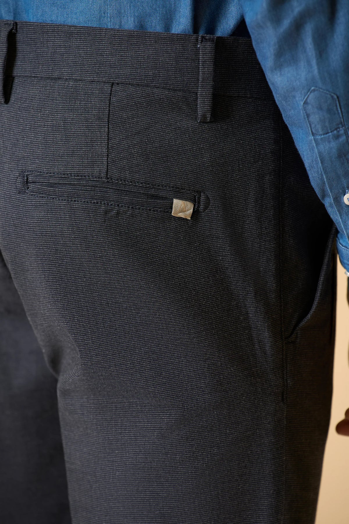 Pantalone blu micordisegno cotone stretch custom fit Angelico 3