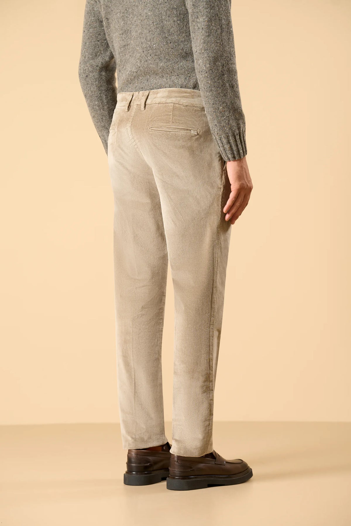 Pantalone greige velluto a coste custom fit Angelico 3