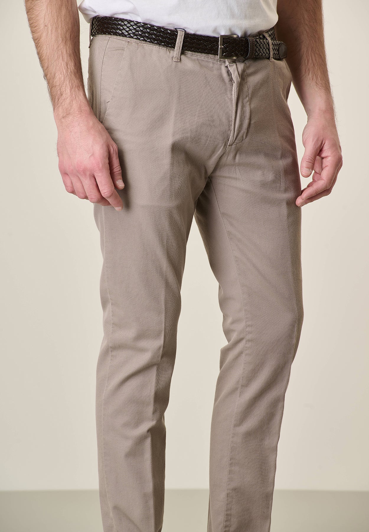 Schlammfarbene Slim Fit-Hose aus Leinenmischung