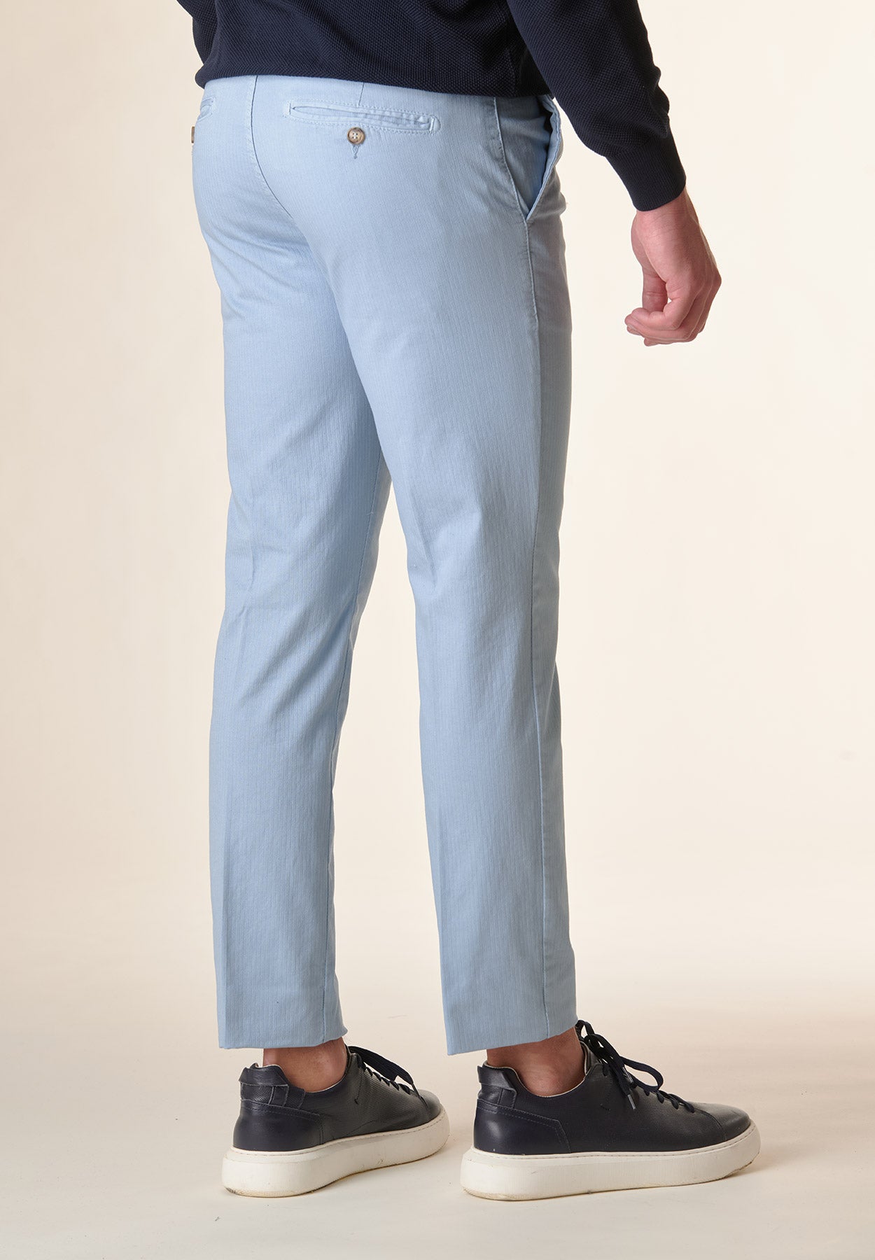 Slim-Fit-Hose aus hellblauer Baumwolle mit Fischgrätenmuster