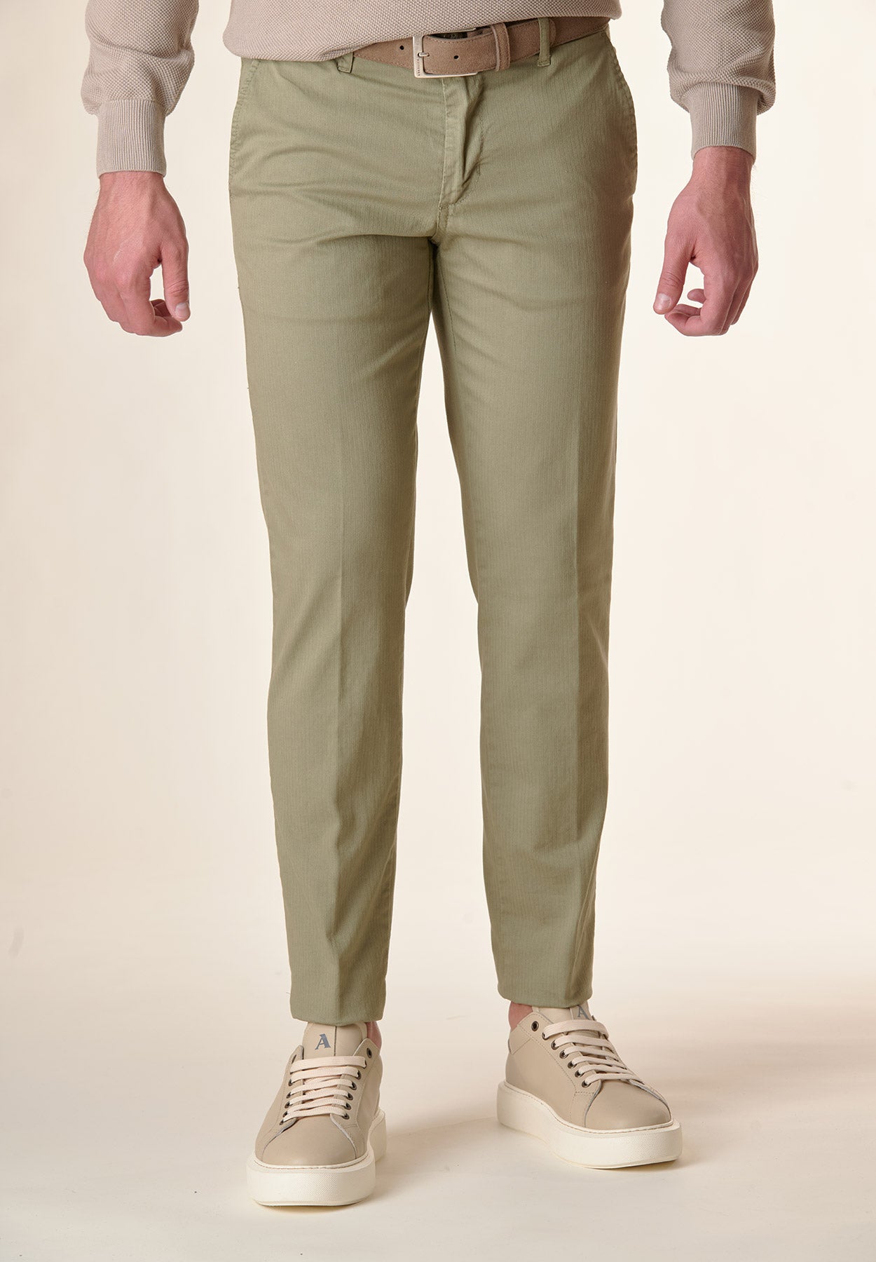 Salbeigrüne Slim-Fit-Hose aus Baumwolle mit Fischgrätenmuster