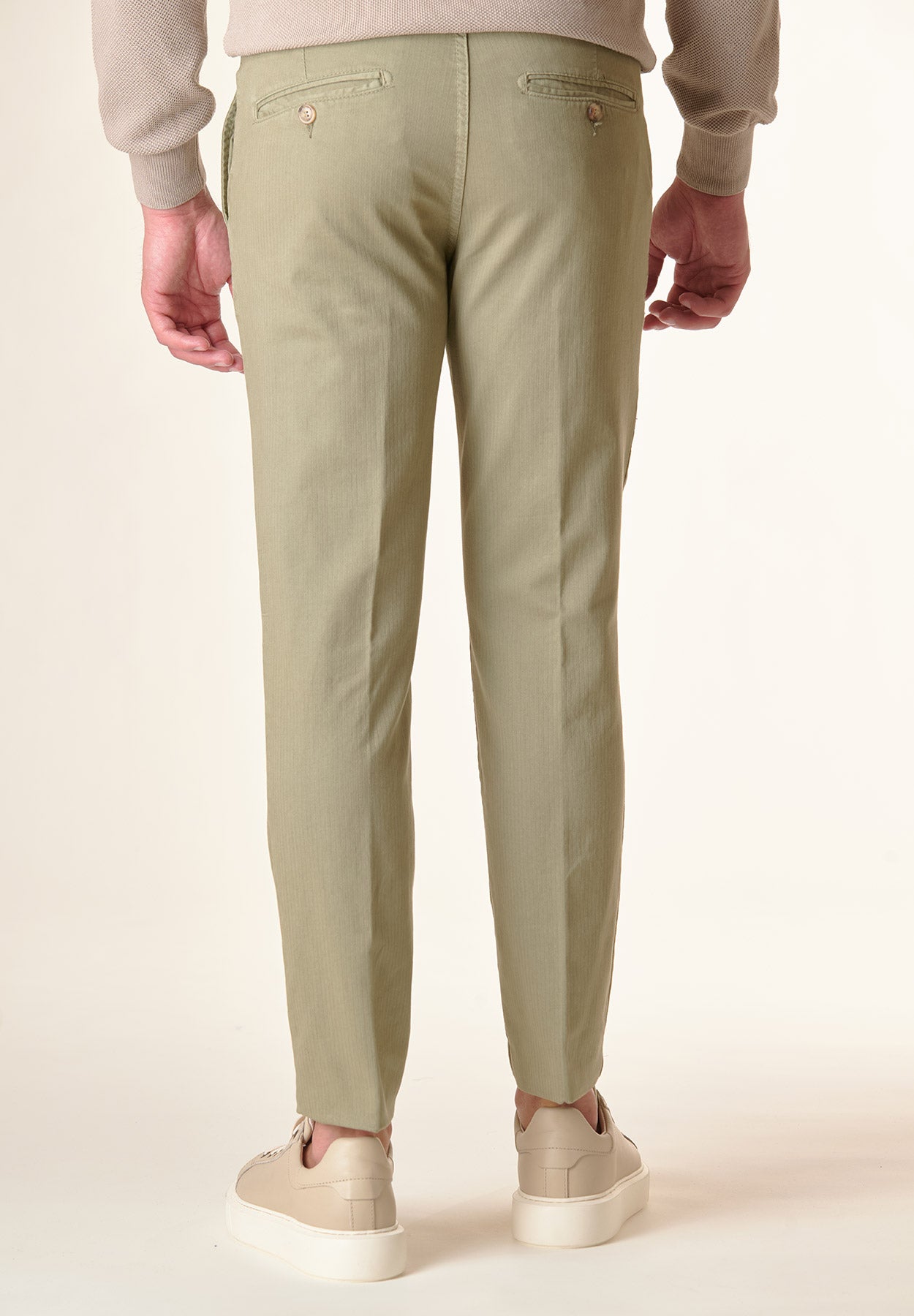 Salbeigrüne Slim-Fit-Hose aus Baumwolle mit Fischgrätenmuster
