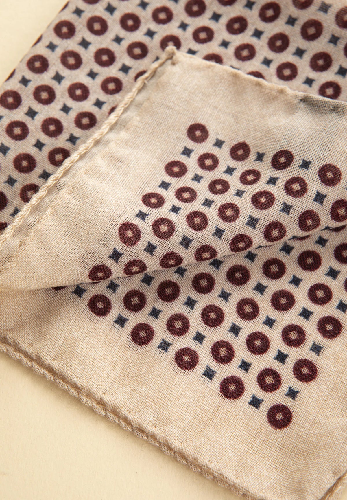 Pochette aus Wolle mit Kreisen - Beige Angelico 3