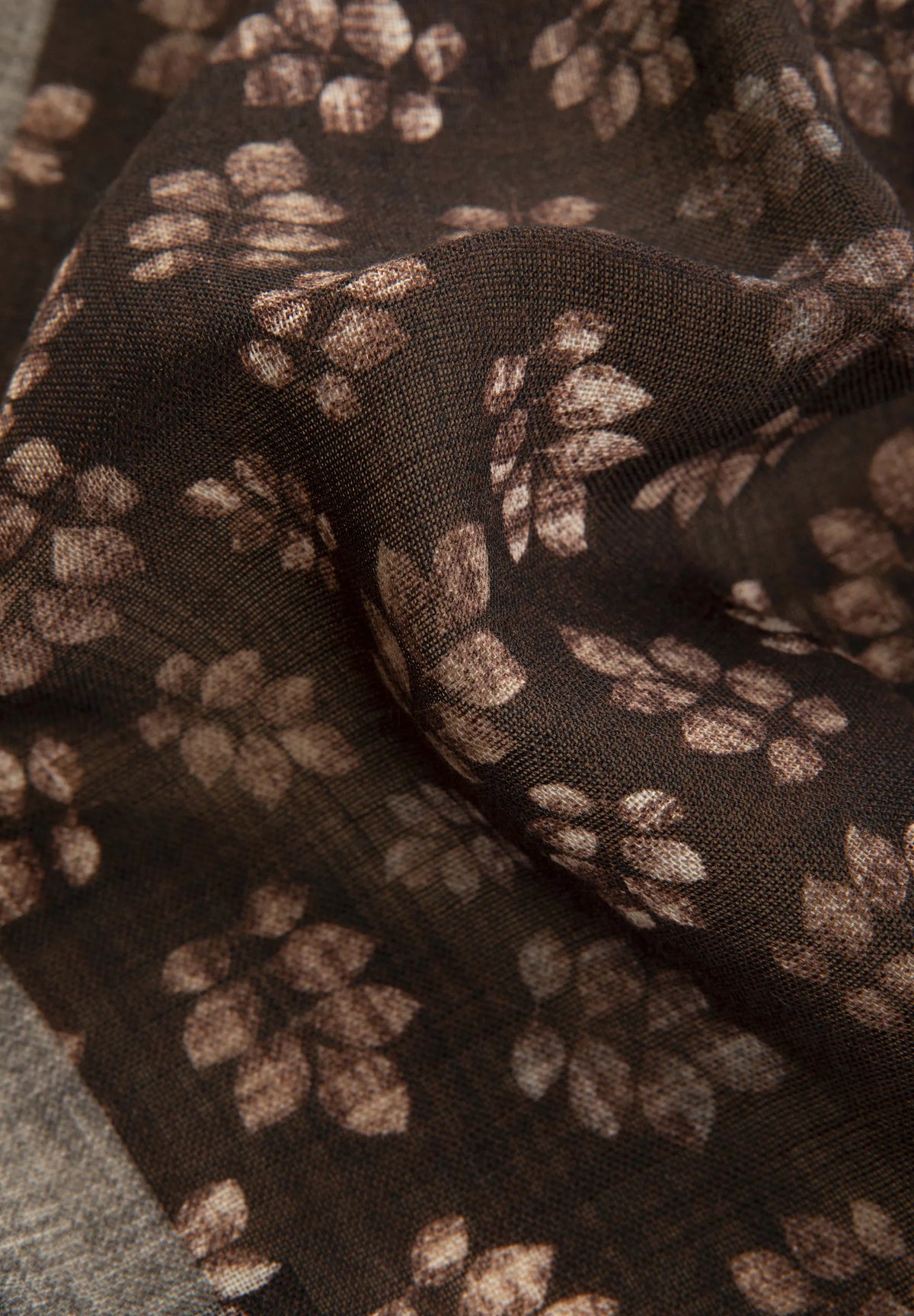 Felt Wool Clutch with Leaves - Brown Angelico 2