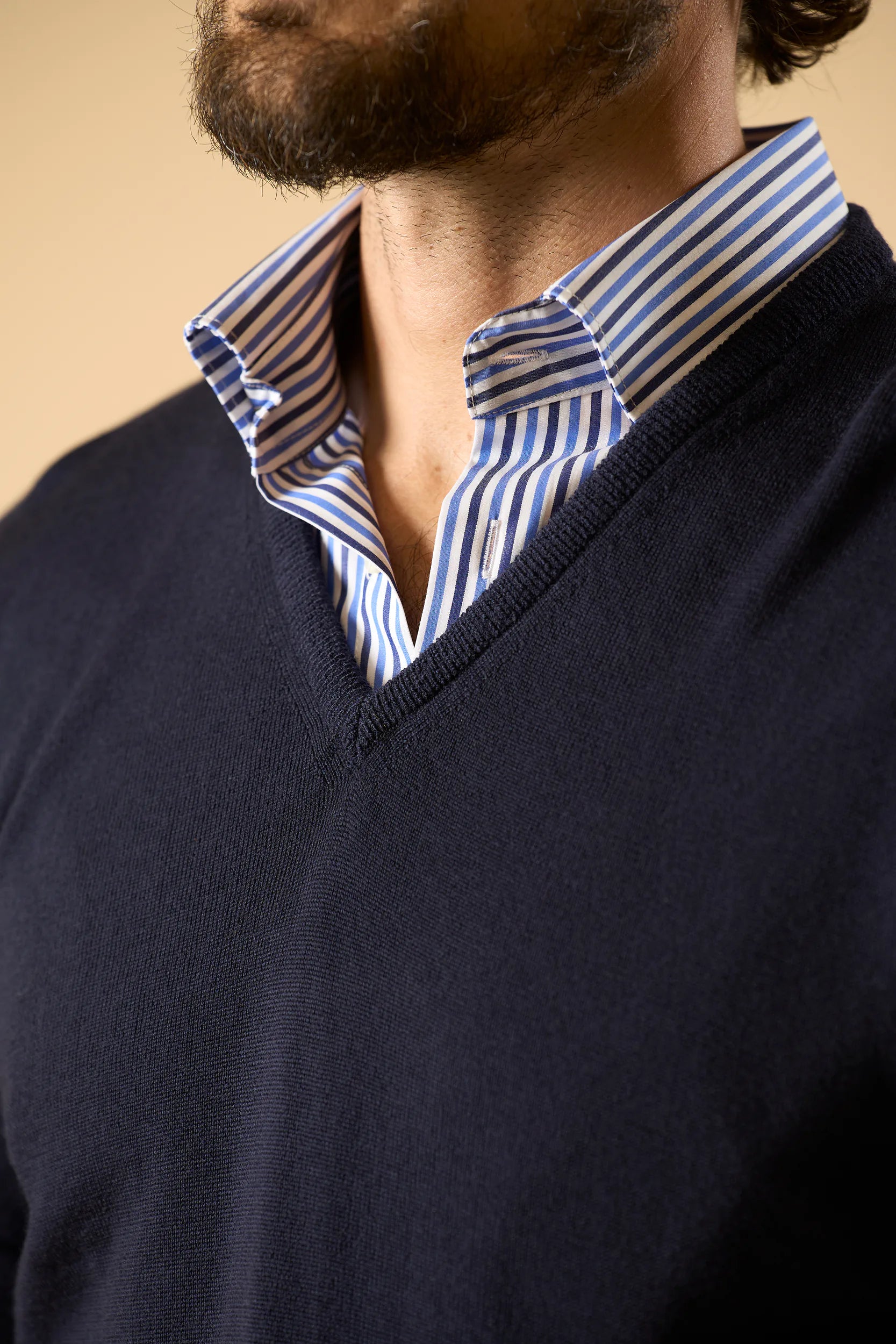 Merino V-Neck F.12 - Blue Angelico 2