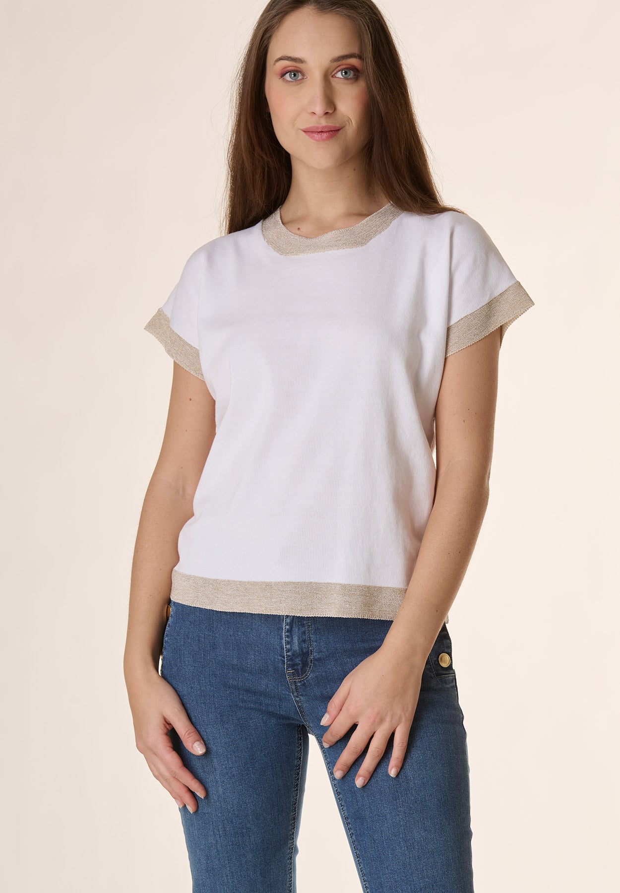 T-shirt bianca tricot dettagli brillantini