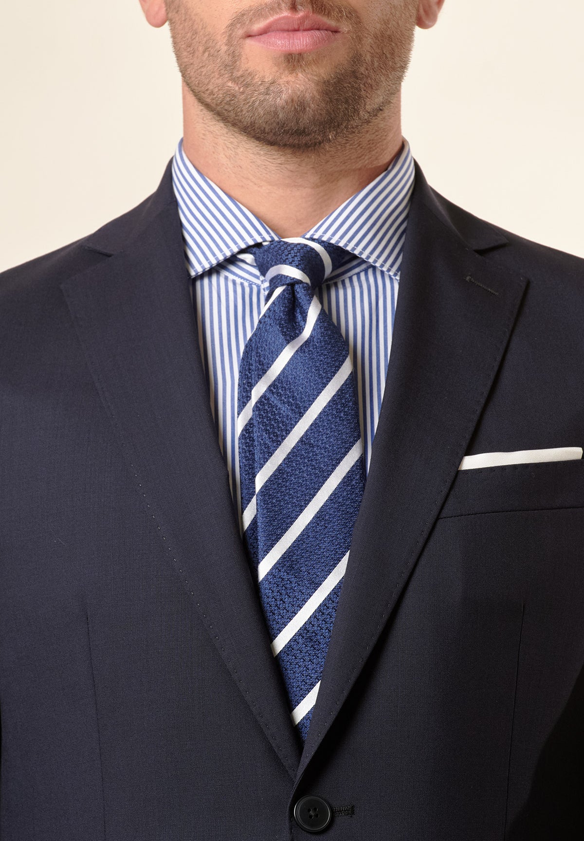 Maßgeschneiderter Anzug aus blauem Schurwoll-Canvas