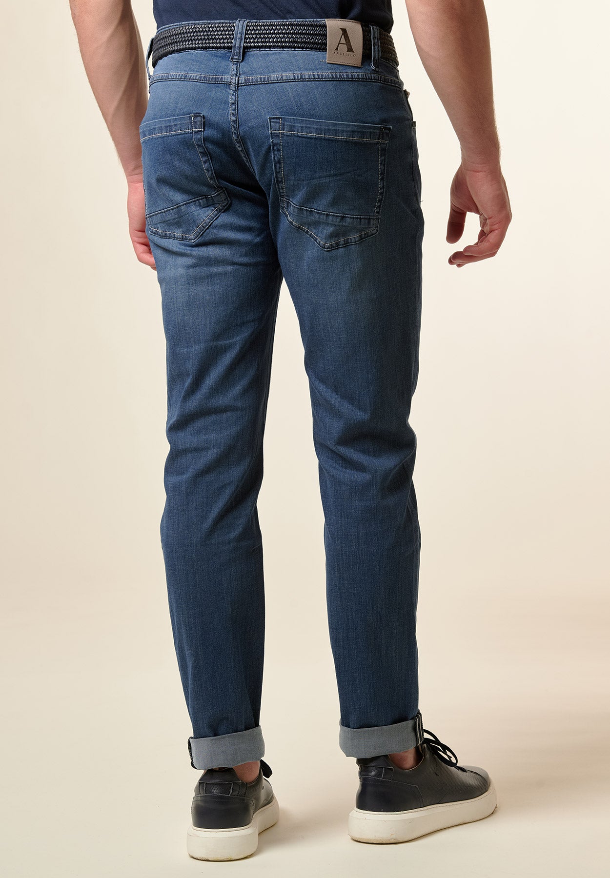 Maßgeschneiderte Five-Pocket-Jeans